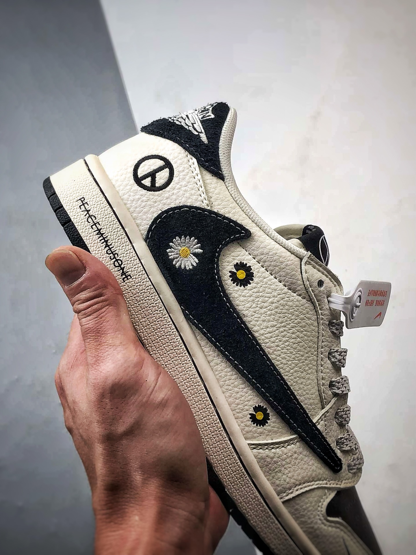 Air Jordan 1 Low ”高端定制” 小雏菊米灰黑倒钩 QW5088-207