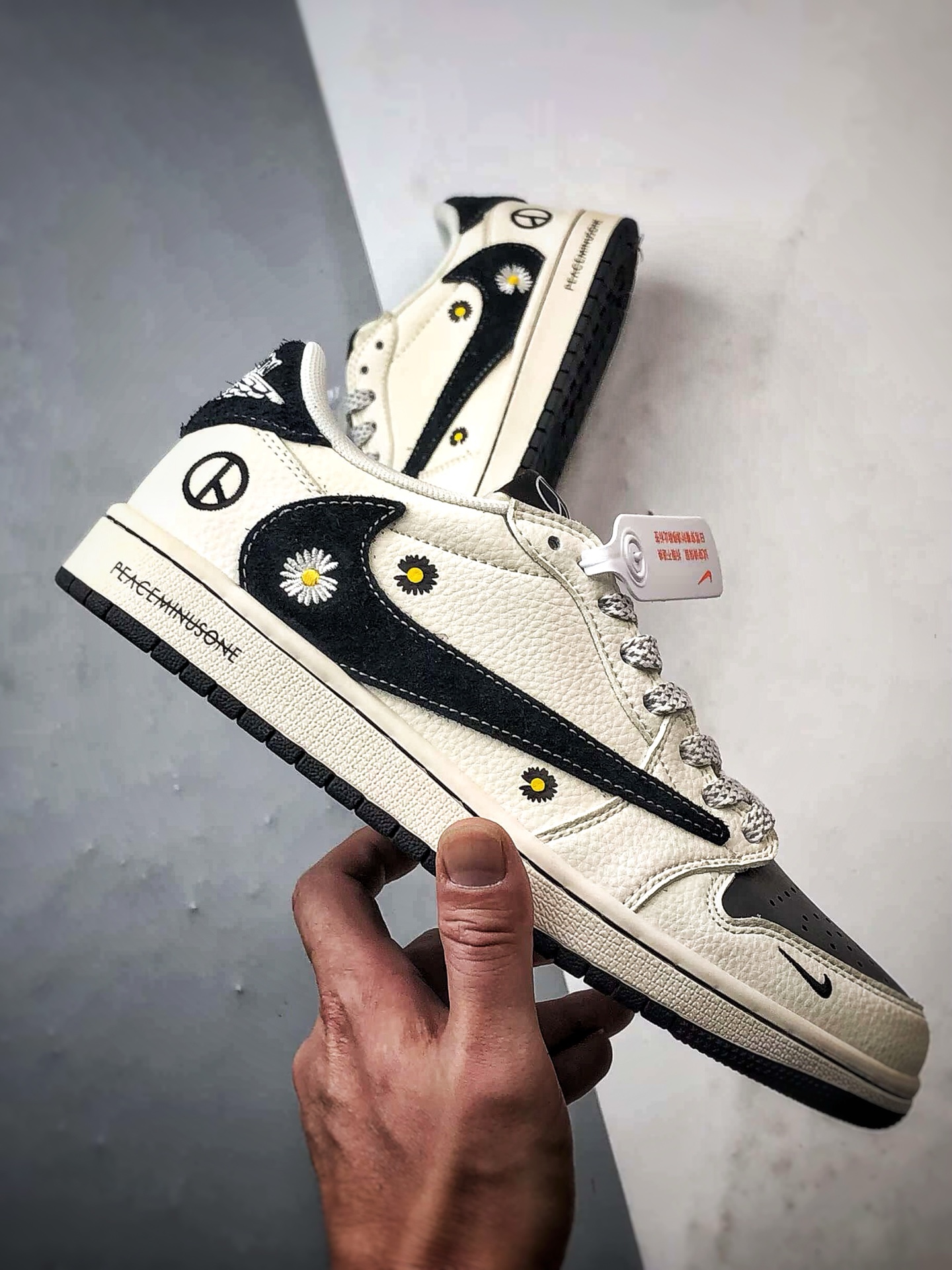 Air Jordan 1 Low ”高端定制” 小雏菊米灰黑倒钩 QW5088-207