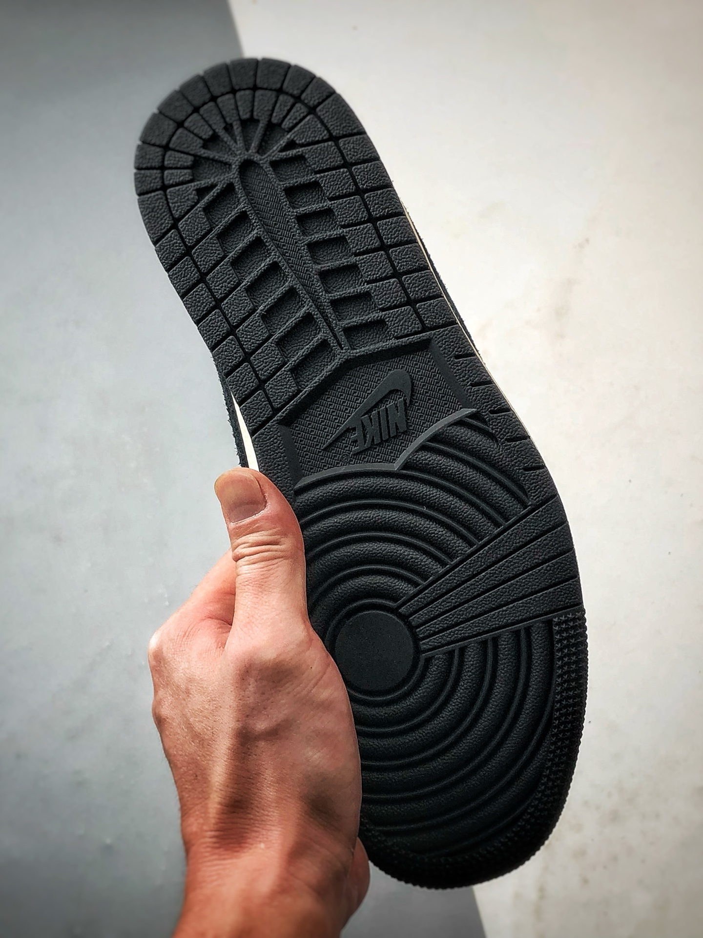 Air Jordan 1 Low ”高端定制” 小雏菊米灰黑倒钩 QW5088-207