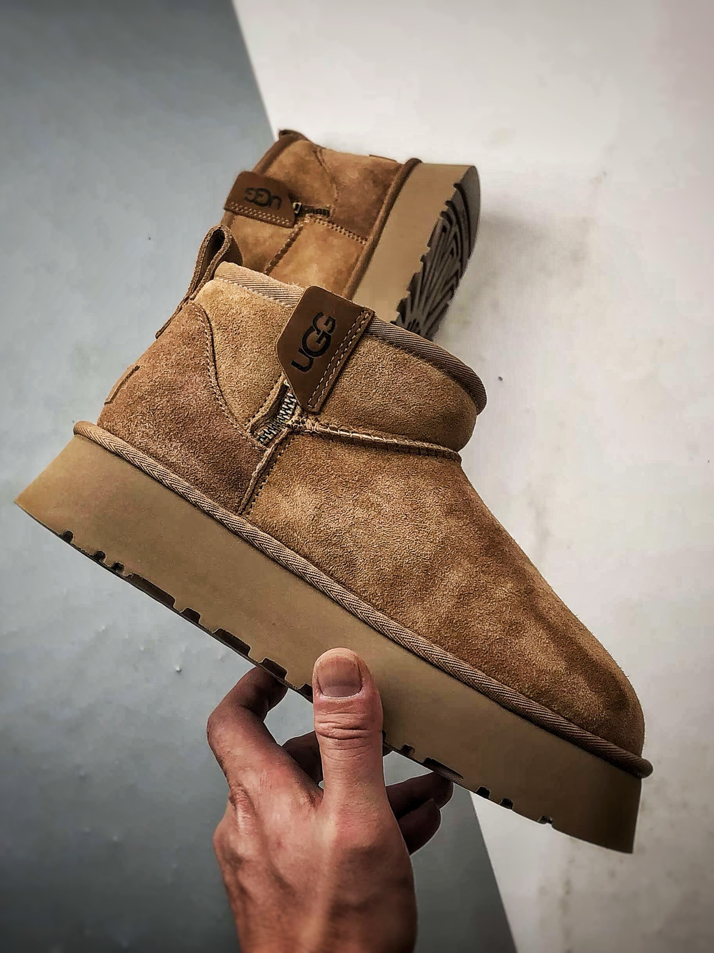 UGG Mini Zipper 栗色 新款厚底短筒侧拉链雪地靴 1178011-CHE UGG Mini Zipper 栗色 新款厚底短筒侧拉链雪地靴 1178011-CHE