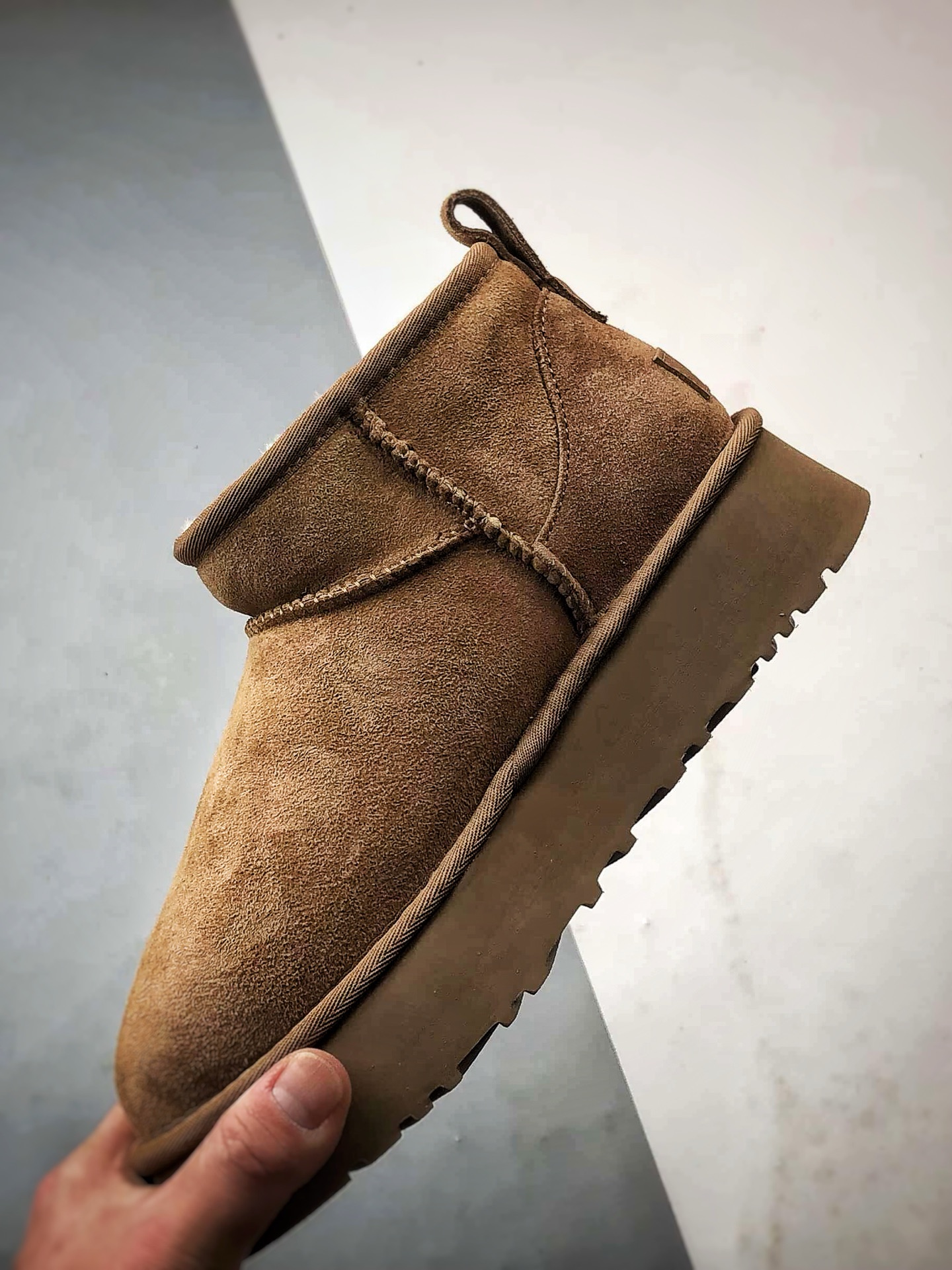 UGG Mini Zipper 栗色 新款厚底短筒侧拉链雪地靴 1178011-CHE UGG Mini Zipper 栗色 新款厚底短筒侧拉链雪地靴 1178011-CHE