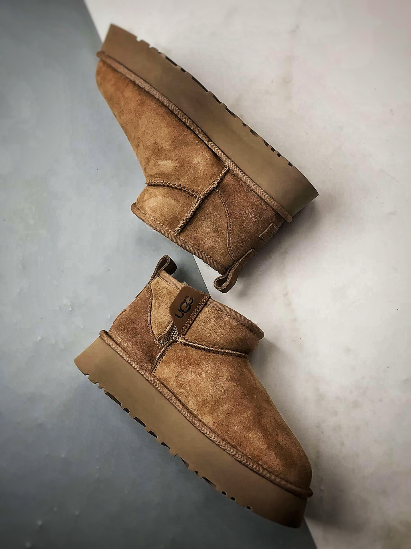 UGG Mini Zipper 栗色 新款厚底短筒侧拉链雪地靴 1178011-CHE UGG Mini Zipper 栗色 新款厚底短筒侧拉链雪地靴 1178011-CHE