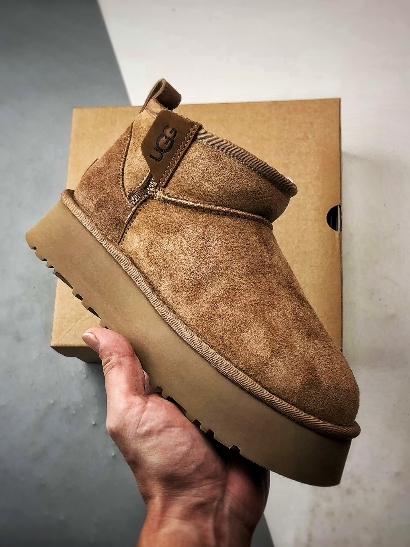 UGG Mini Zipper 栗色 新款厚底短筒侧拉链雪地靴 1178011-CHE UGG Mini Zipper 栗色 新款厚底短筒侧拉链雪地靴 1178011-CHE