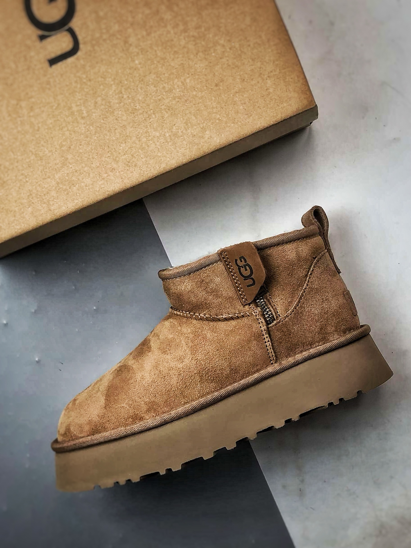 UGG Mini Zipper 栗色 新款厚底短筒侧拉链雪地靴 1178011-CHE UGG Mini Zipper 栗色 新款厚底短筒侧拉链雪地靴 1178011-CHE