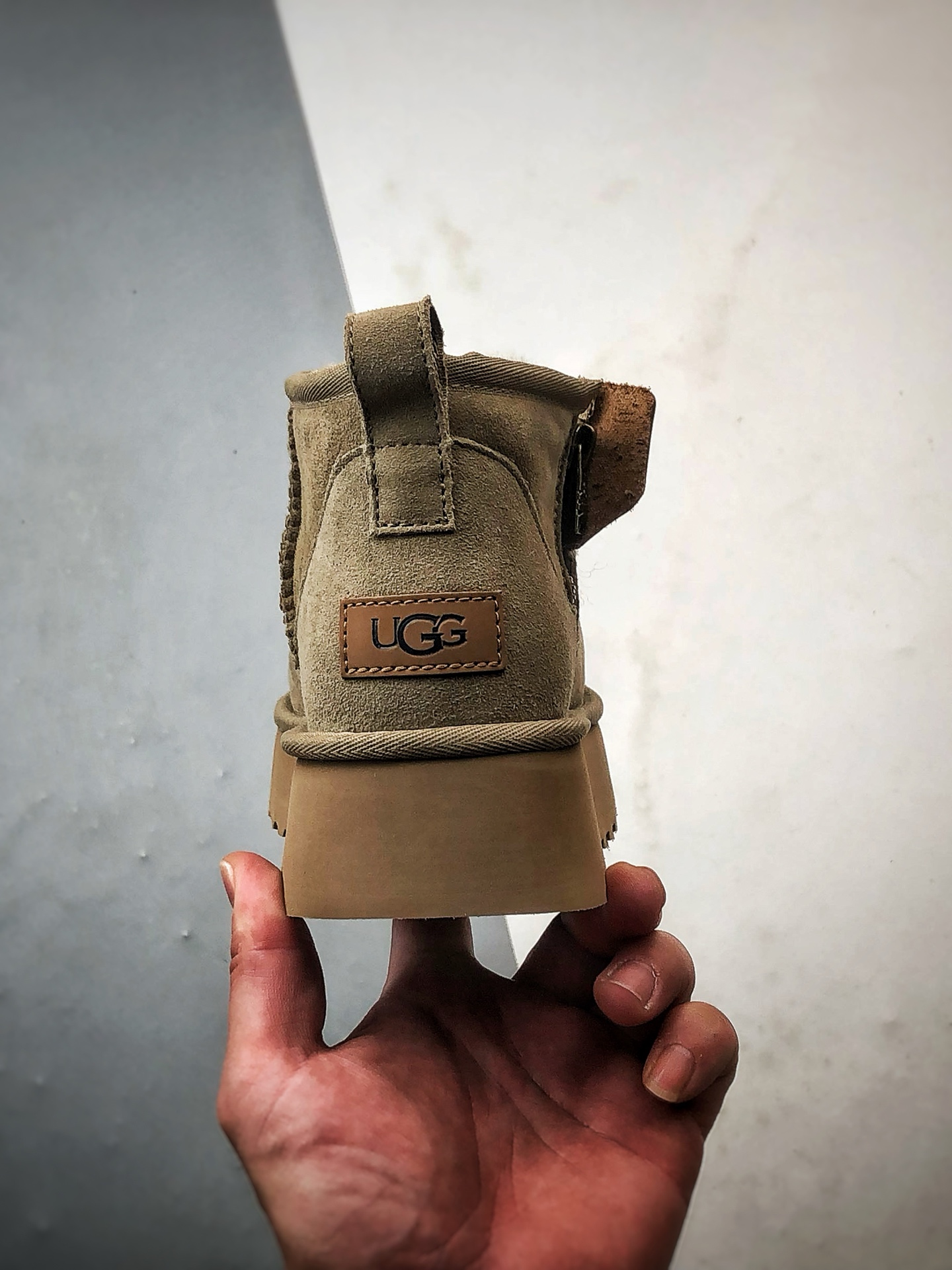 UGG Mini Zipper 羚羊棕 新款厚底短筒侧拉链雪地靴 1178011-ALP UGG Mini Zipper 羚羊棕 新款厚底短筒侧拉链雪地靴 1178011-ALP