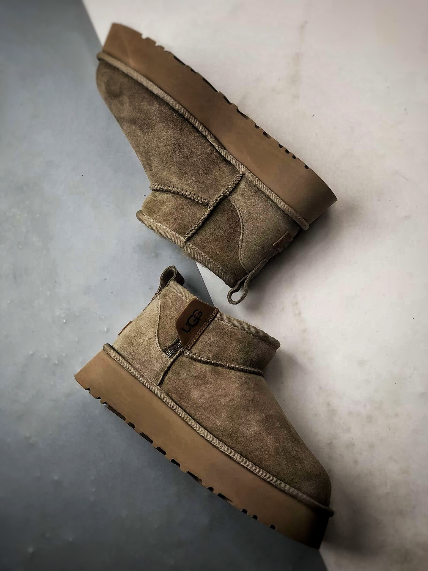 UGG Mini Zipper 羚羊棕 新款厚底短筒侧拉链雪地靴 1178011-ALP UGG Mini Zipper 羚羊棕 新款厚底短筒侧拉链雪地靴 1178011-ALP