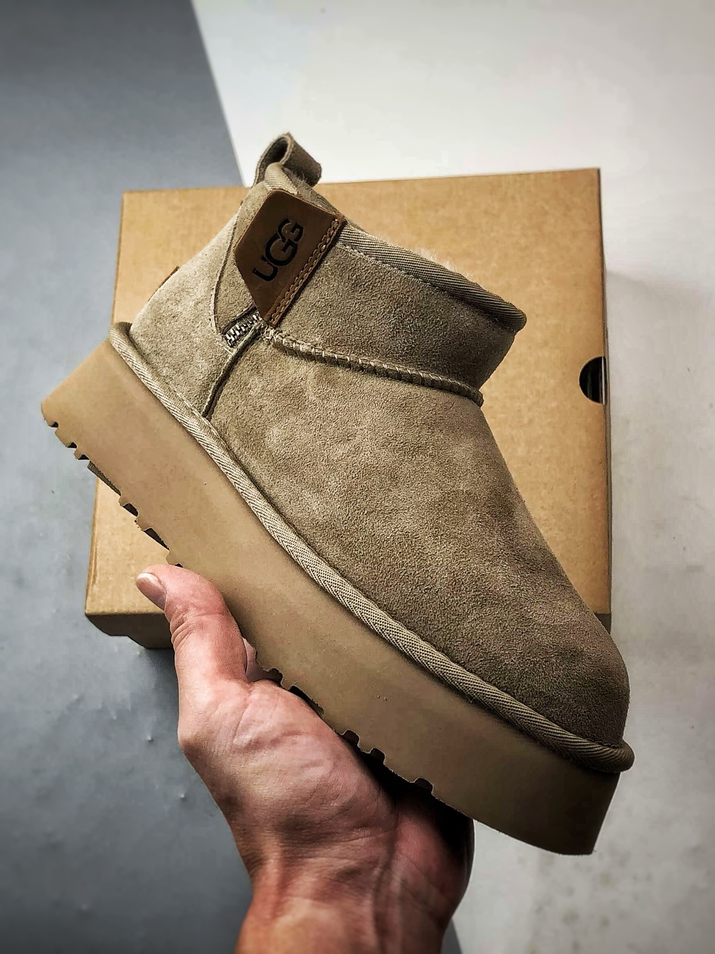 UGG Mini Zipper 羚羊棕 新款厚底短筒侧拉链雪地靴 1178011-ALP UGG Mini Zipper 羚羊棕 新款厚底短筒侧拉链雪地靴 1178011-ALP
