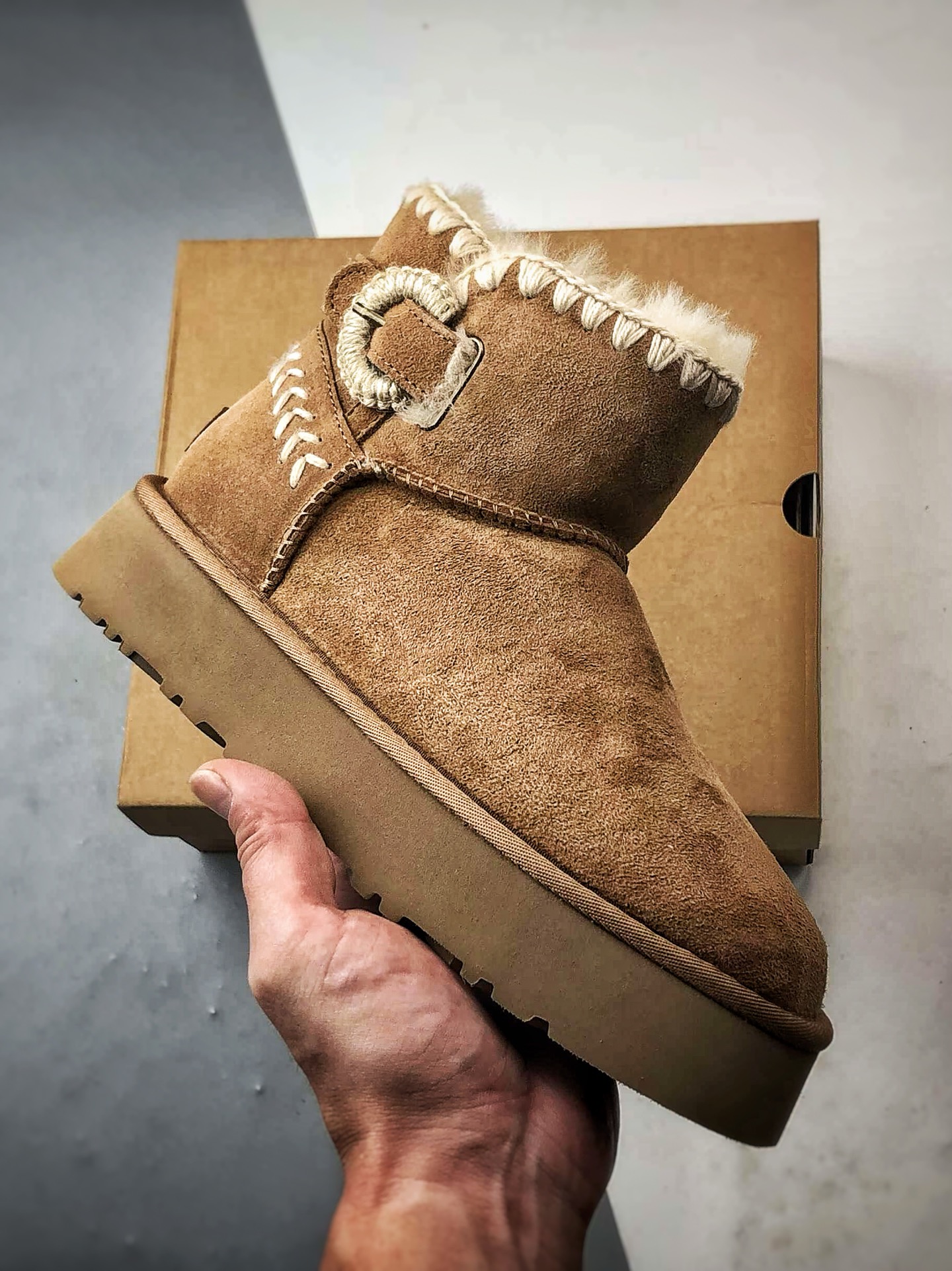 UGG Braided Wood 栗色 新款厚底侧边编织扣雪地靴 1150817-CHE UGG Braided Wood 栗色 新款厚底侧边编织扣雪地靴 1150817-CHE