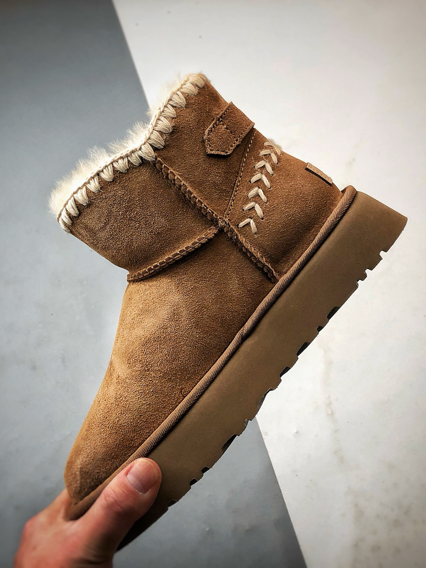 UGG Braided Wood 栗色 新款厚底侧边编织扣雪地靴 1150817-CHE UGG Braided Wood 栗色 新款厚底侧边编织扣雪地靴 1150817-CHE