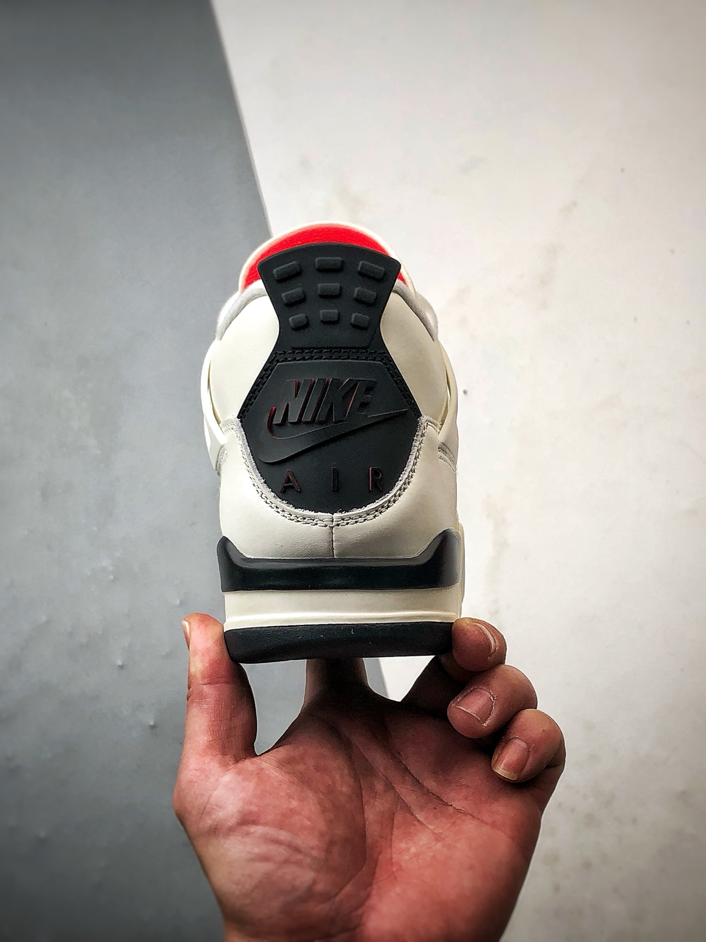 Air Jordan 4 Retro ”Flight Club” Sail/Black-University Red 飞行俱乐部白黑 IM4002-100