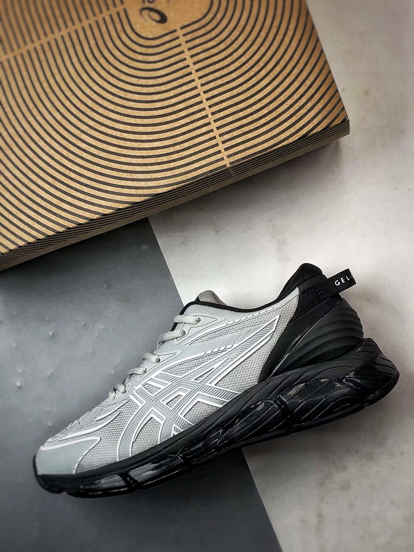C.P.Company x Asics Gel-Quantum 360 银黑 亚瑟士量子系列硅胶回弹休闲运动跑步鞋 1203A507-020 C.P.Company x Asics Gel-Quantum 360 银黑 亚瑟士量子系列硅胶回弹休闲运动跑步鞋 1203A507-020