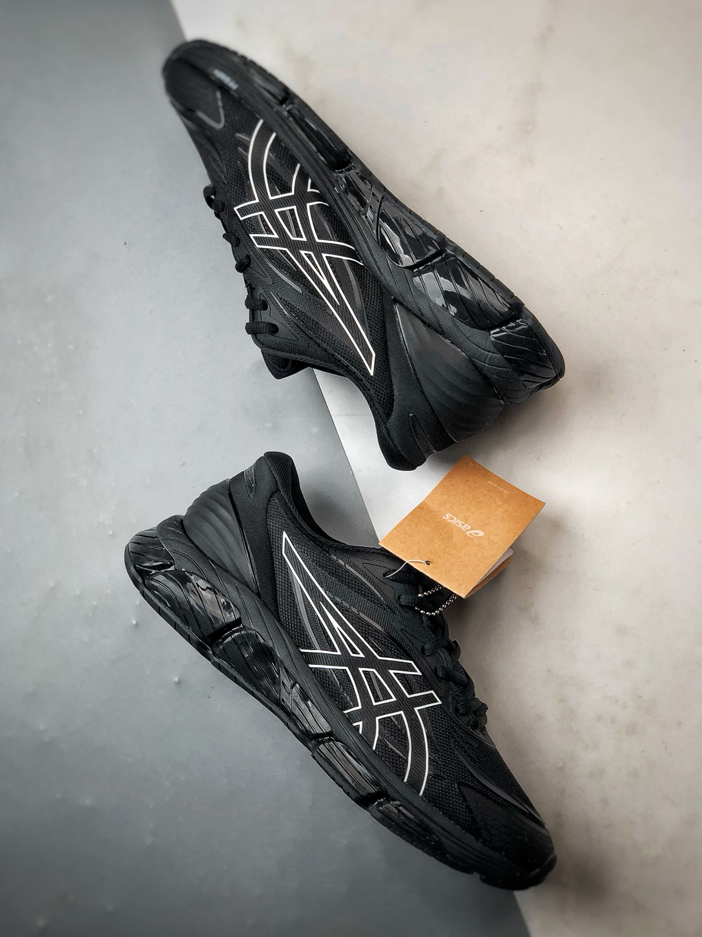 Asics Gel-Quantum 360 8 黑色 亚瑟士量子系列硅胶回弹休闲运动跑步鞋 1203A305-001 Asics Gel-Quantum 360 8 黑色 亚瑟士量子系列硅胶回弹休闲运动跑步鞋 1203A305-001
