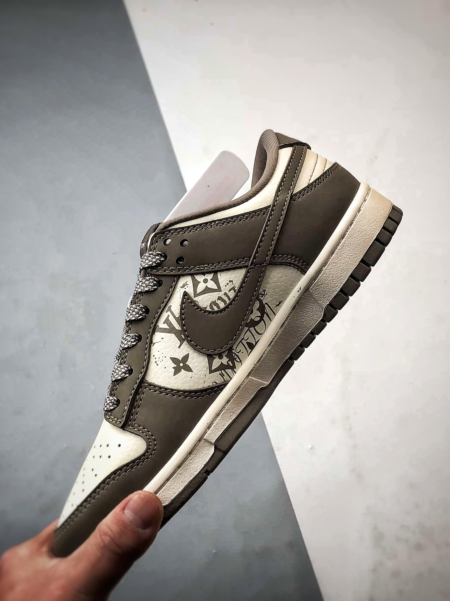 290 NK Dunk Low Retro ”DIY高端定制” LV涂鸦米白棕 低帮休闲运动板鞋 XD1588-239