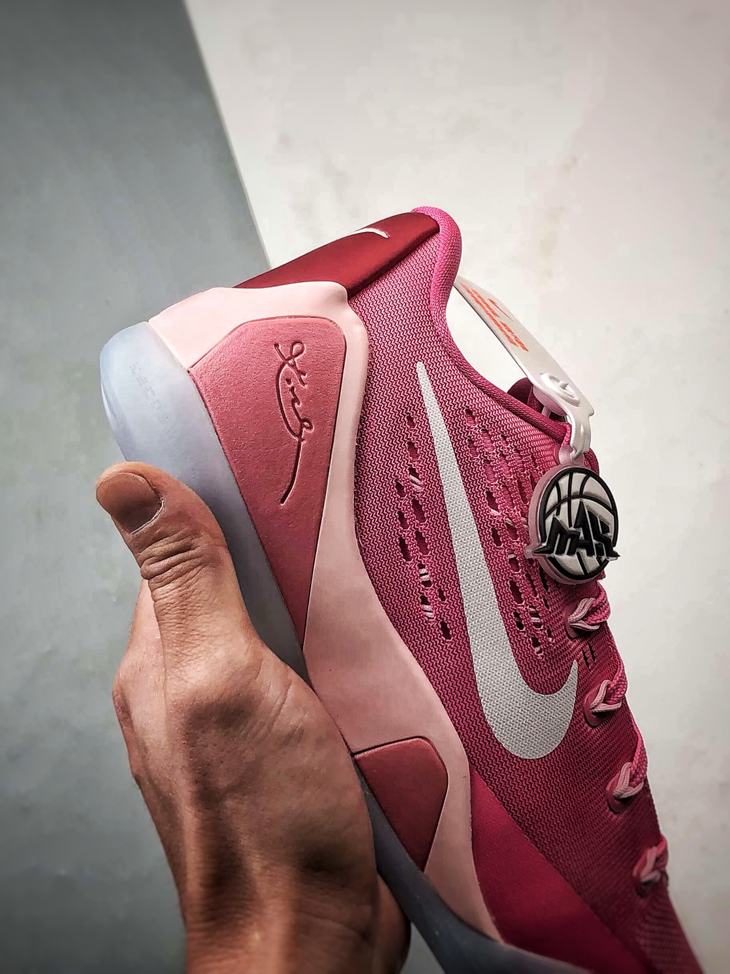 NK Kobe 9 Low EM Think Pink PE 灭世纯原 科比9代乳 腺癌粉色 HQ4995-600 NK Kobe 9 Low EM Think Pink PE 灭世纯原 科比9代乳 腺癌粉色 HQ4995-600