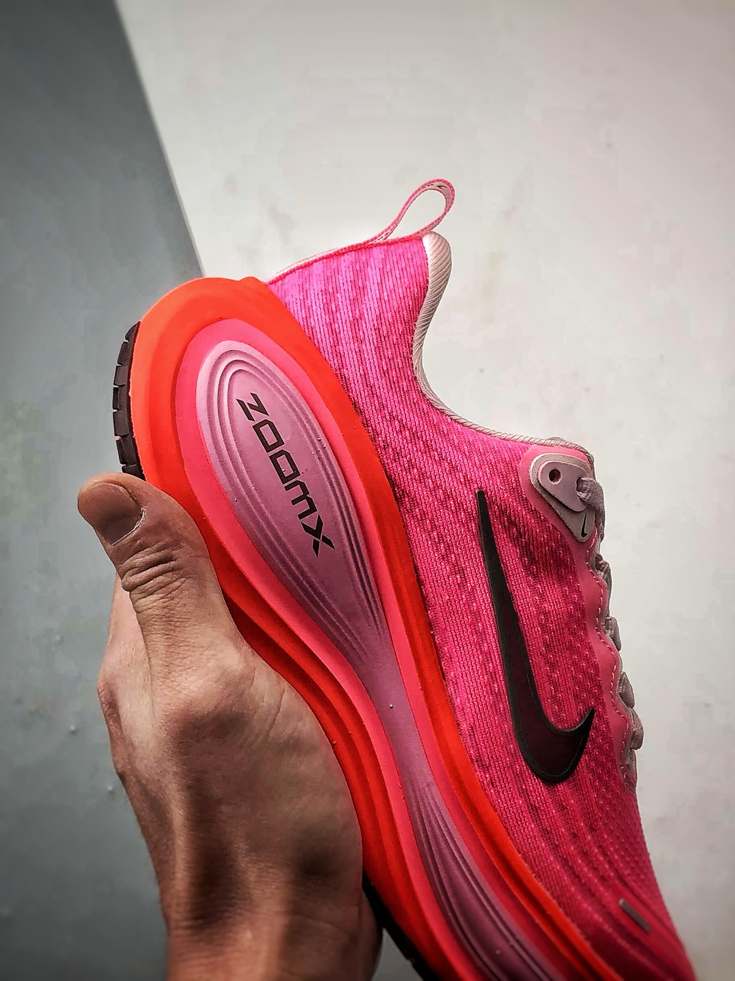 NK Air Zoom Vomero Plus 粉紫色 迈柔舒适百搭网面透气休闲跑步鞋 HV8154-604