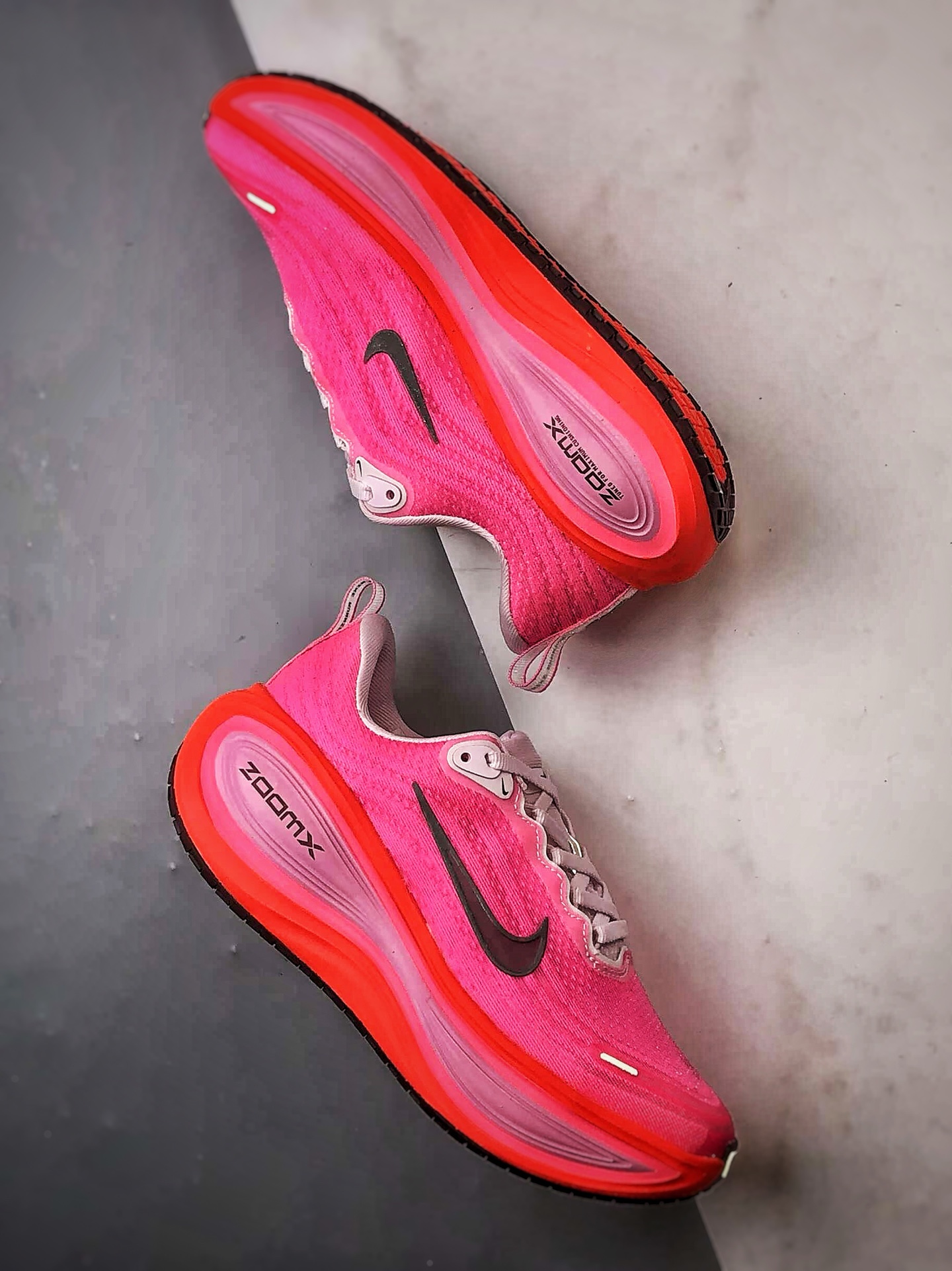 NK Air Zoom Vomero Plus 粉紫色 迈柔舒适百搭网面透气休闲跑步鞋 HV8154-604