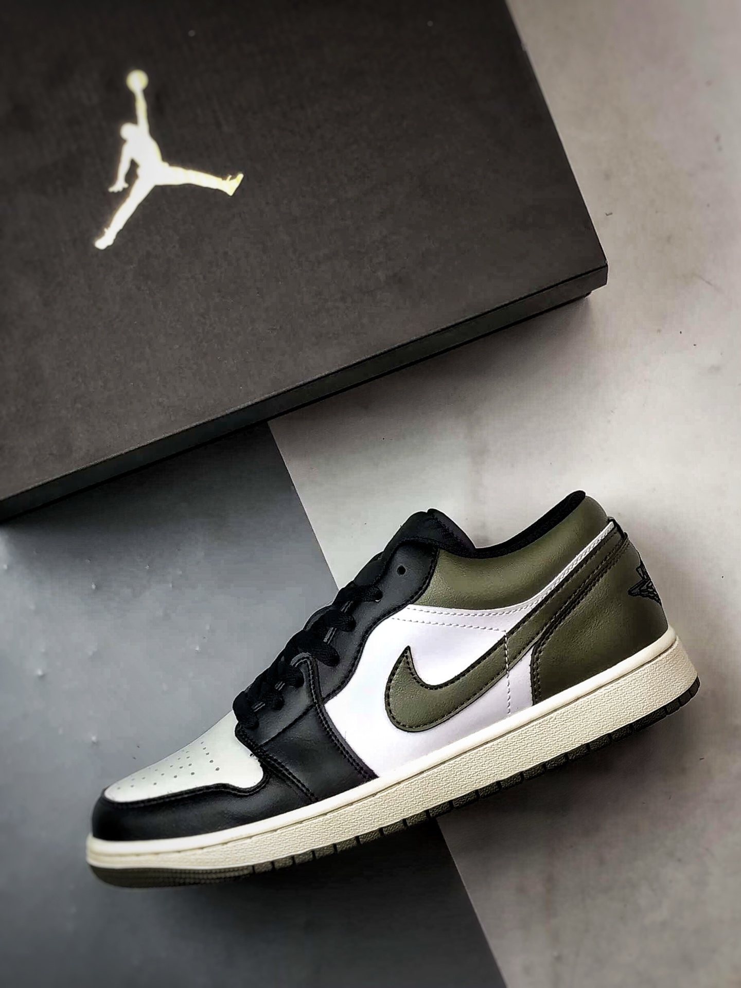 Air Jordan 1 Low 黑白绿 553558-092