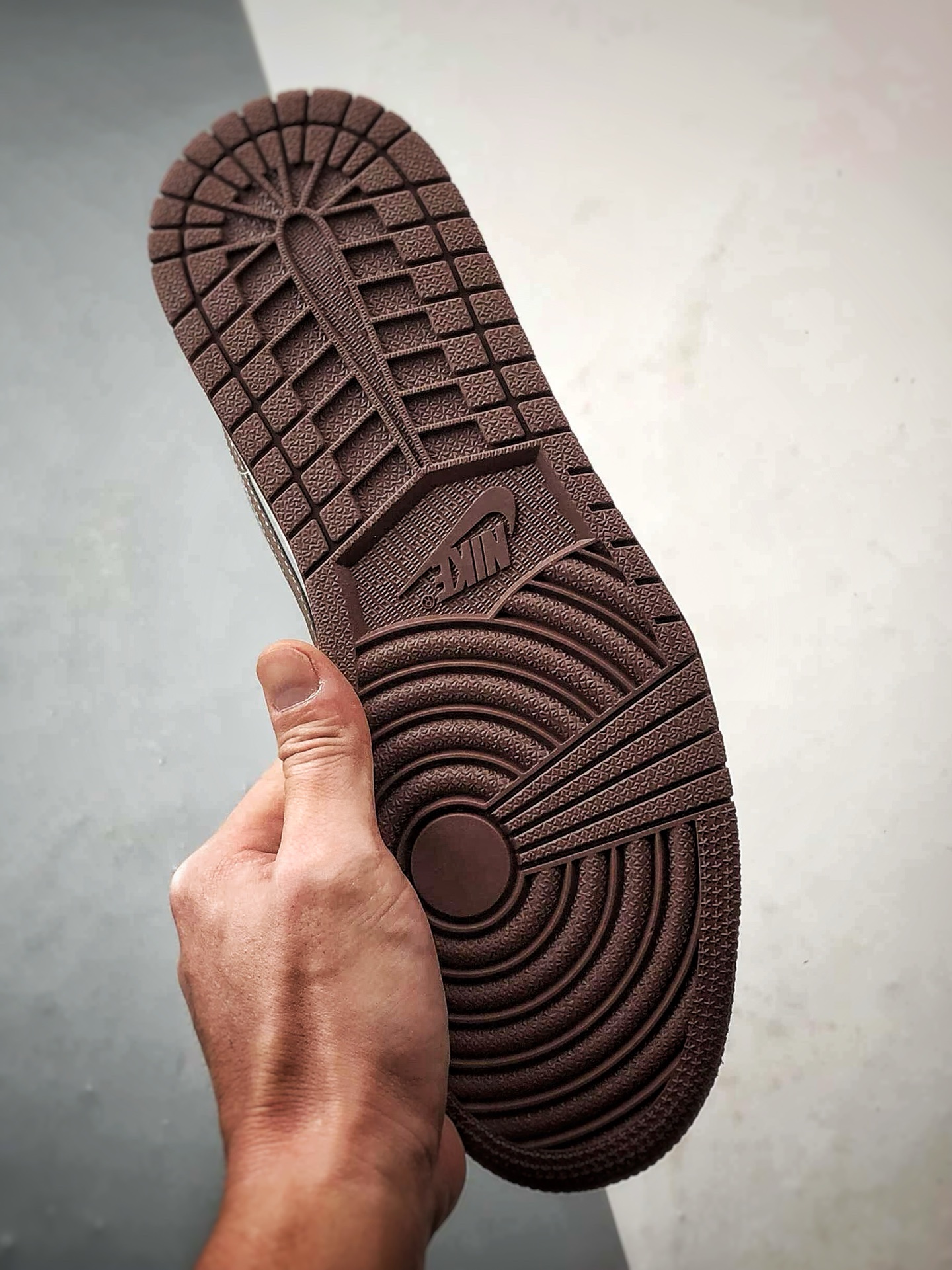 Air Jordan 1 Low ”高端定制” 迪奥印花米灰棕 QD1988-009 Air Jordan 1 Low ”高端定制” 迪奥印花米灰棕 QD1988-009