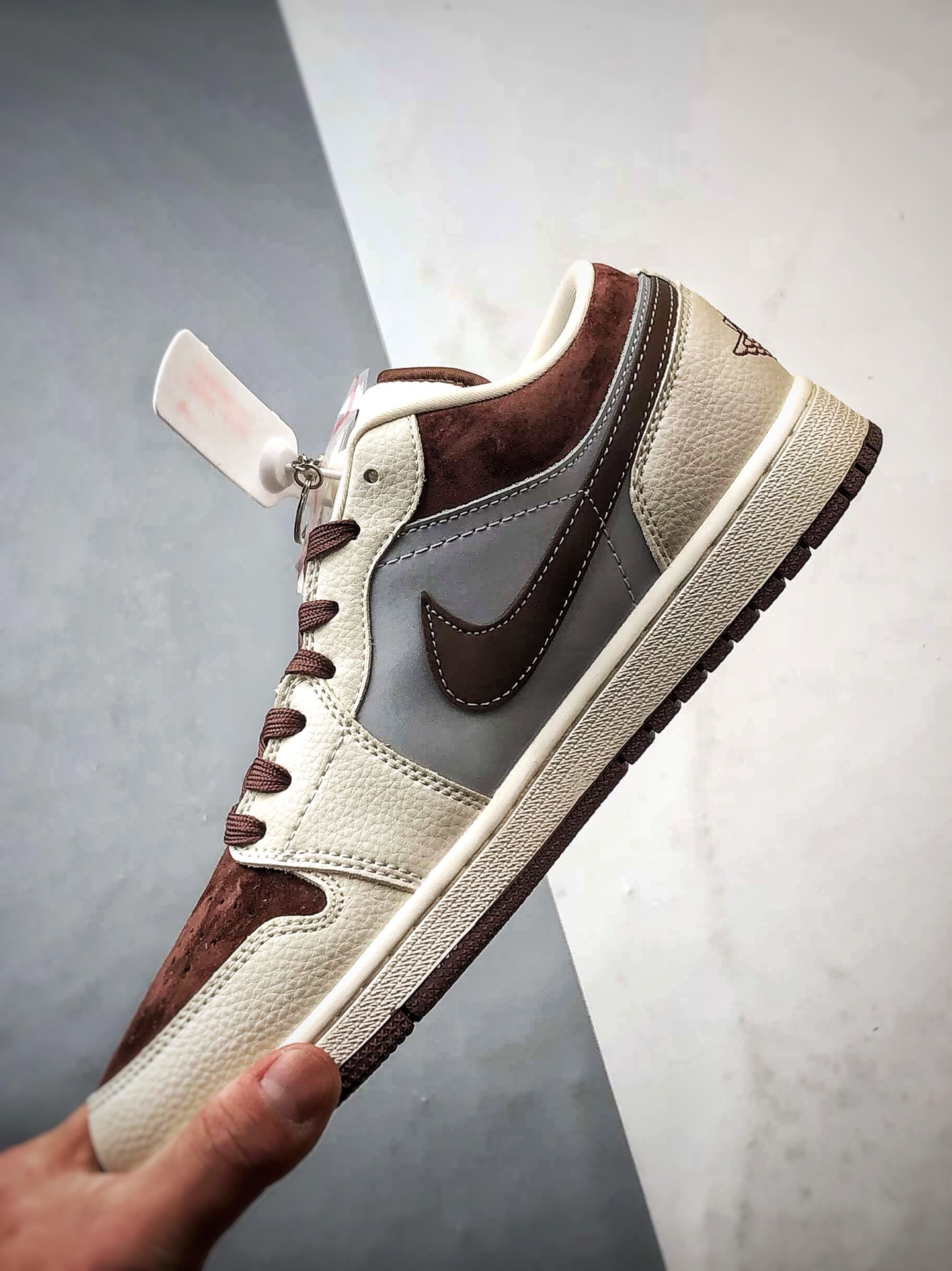 Air Jordan 1 Low ”高端定制” 迪奥印花米灰棕 QD1988-009 Air Jordan 1 Low ”高端定制” 迪奥印花米灰棕 QD1988-009