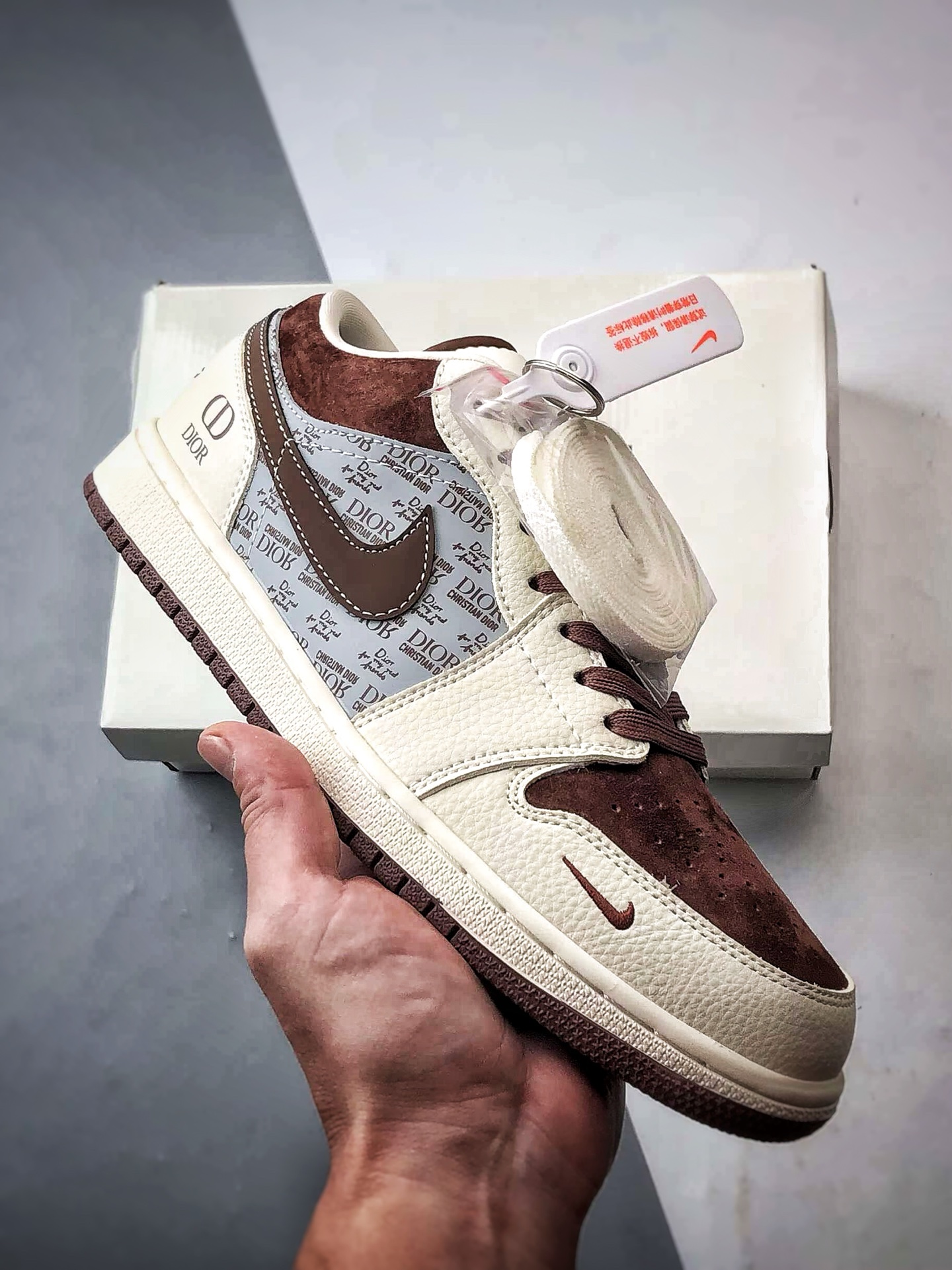 Air Jordan 1 Low ”高端定制” 迪奥印花米灰棕 QD1988-009 Air Jordan 1 Low ”高端定制” 迪奥印花米灰棕 QD1988-009