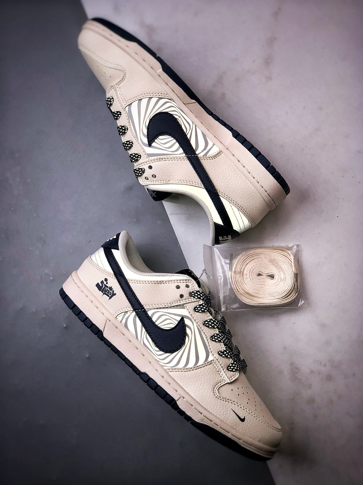 NK Dunk Low Retro ”DIY高端定制” 斯图西米白深蓝 低帮休闲运动板鞋 QW5836-030 NK Dunk Low Retro ”DIY高端定制” 斯图西米白深蓝 低帮休闲运动板鞋 QW5836-030