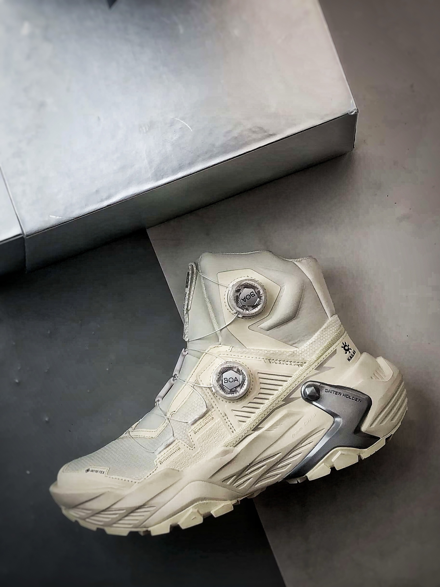 KAIL未来之YAN GTX HIGH 白色 运动高帮户外登山防水防滑轻量徒步鞋