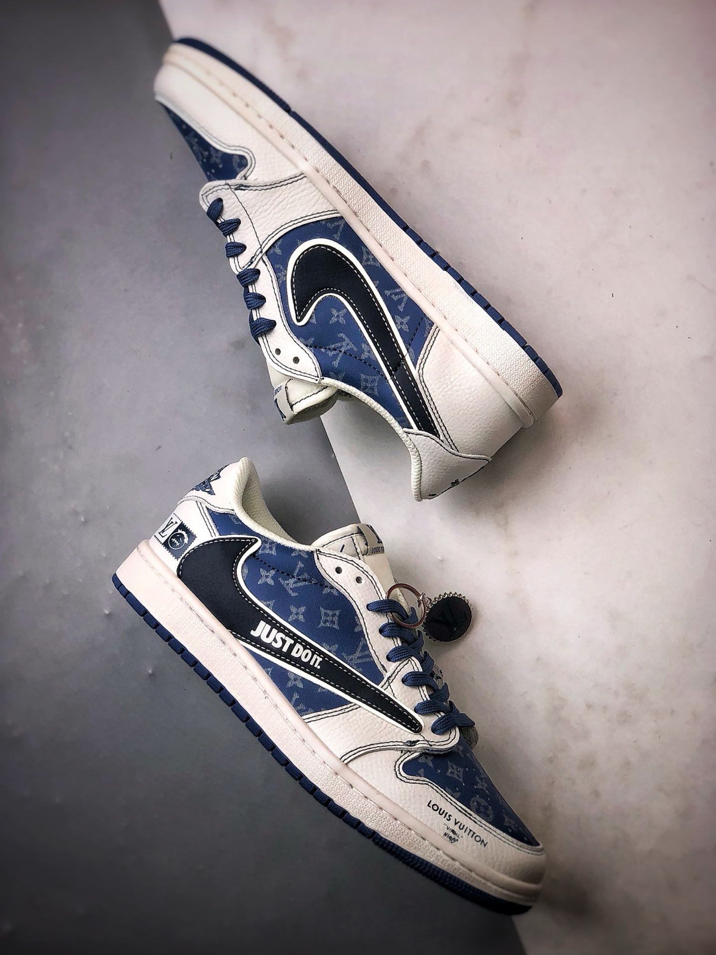 Air Jordan 1 Low ”高端定制” LV印花白蓝黑倒钩 DZ5899-037
