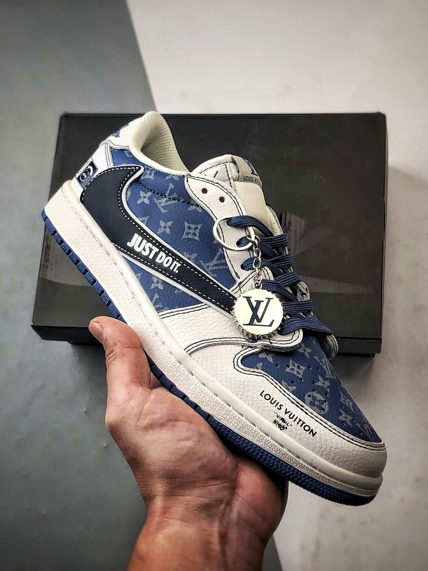 Air Jordan 1 Low ”高端定制” LV印花白蓝黑倒钩 DZ5899-037