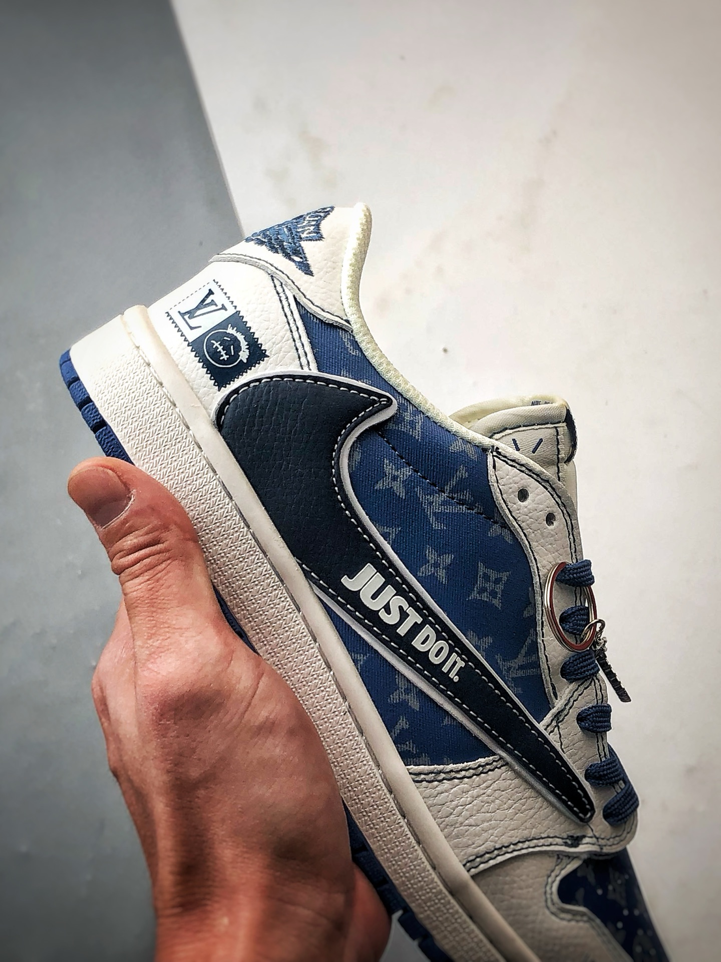 Air Jordan 1 Low ”高端定制” LV印花白蓝黑倒钩 DZ5899-037