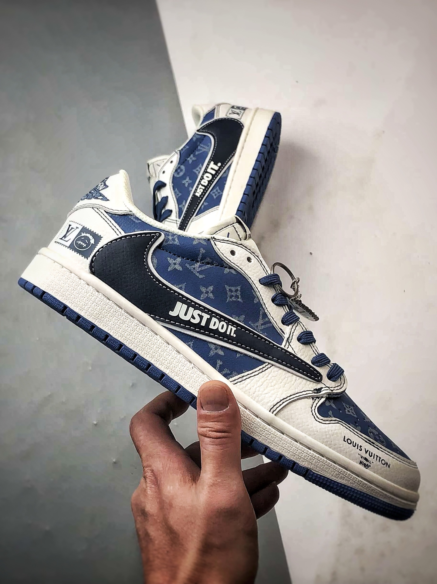 Air Jordan 1 Low ”高端定制” LV印花白蓝黑倒钩 DZ5899-037