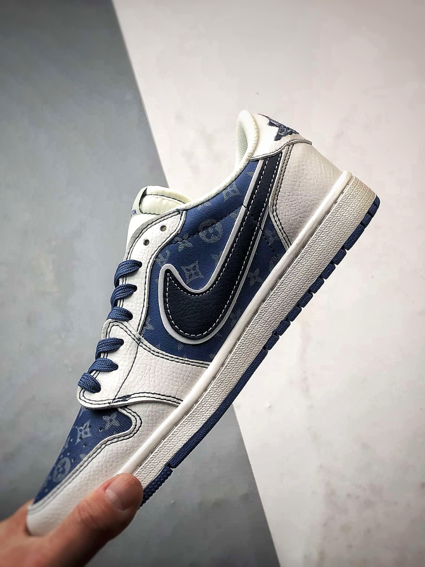 Air Jordan 1 Low ”高端定制” LV印花白蓝黑倒钩 DZ5899-037
