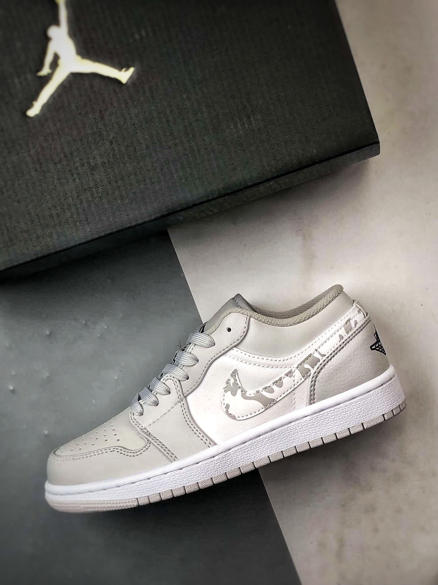 Air Jordan 1 Low 灰白迷彩 DC9036-100