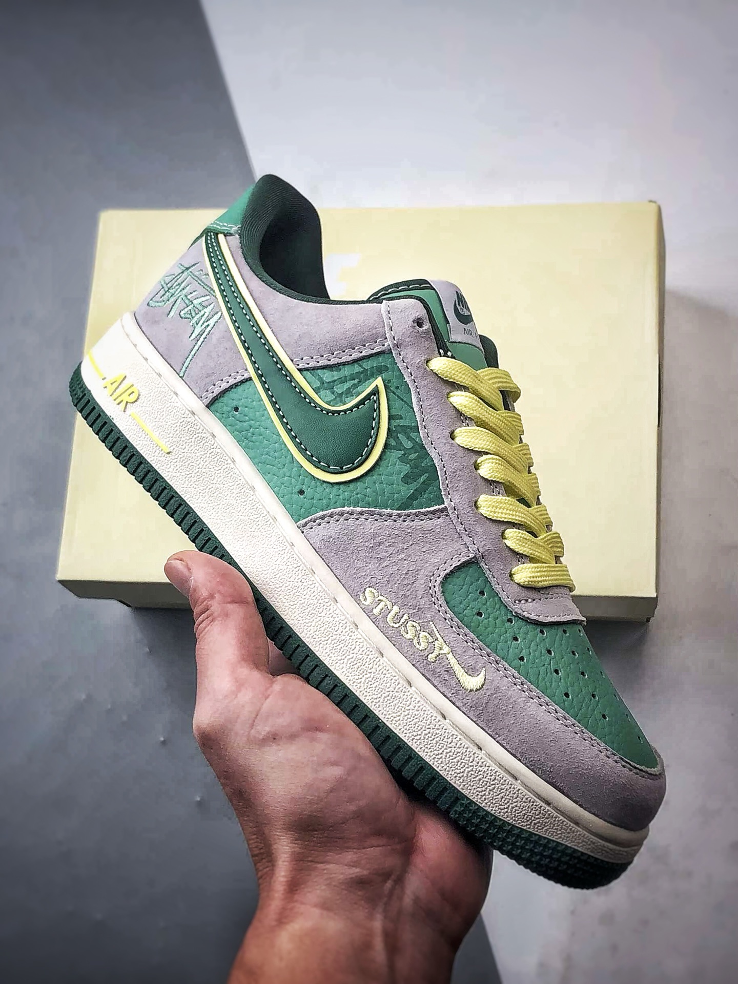 Air Force 1 Low 斯图西灰绿黄 SS1979-007