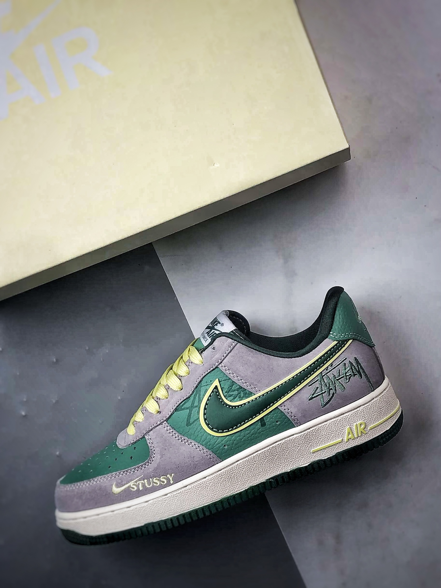Air Force 1 Low 斯图西灰绿黄 SS1979-007