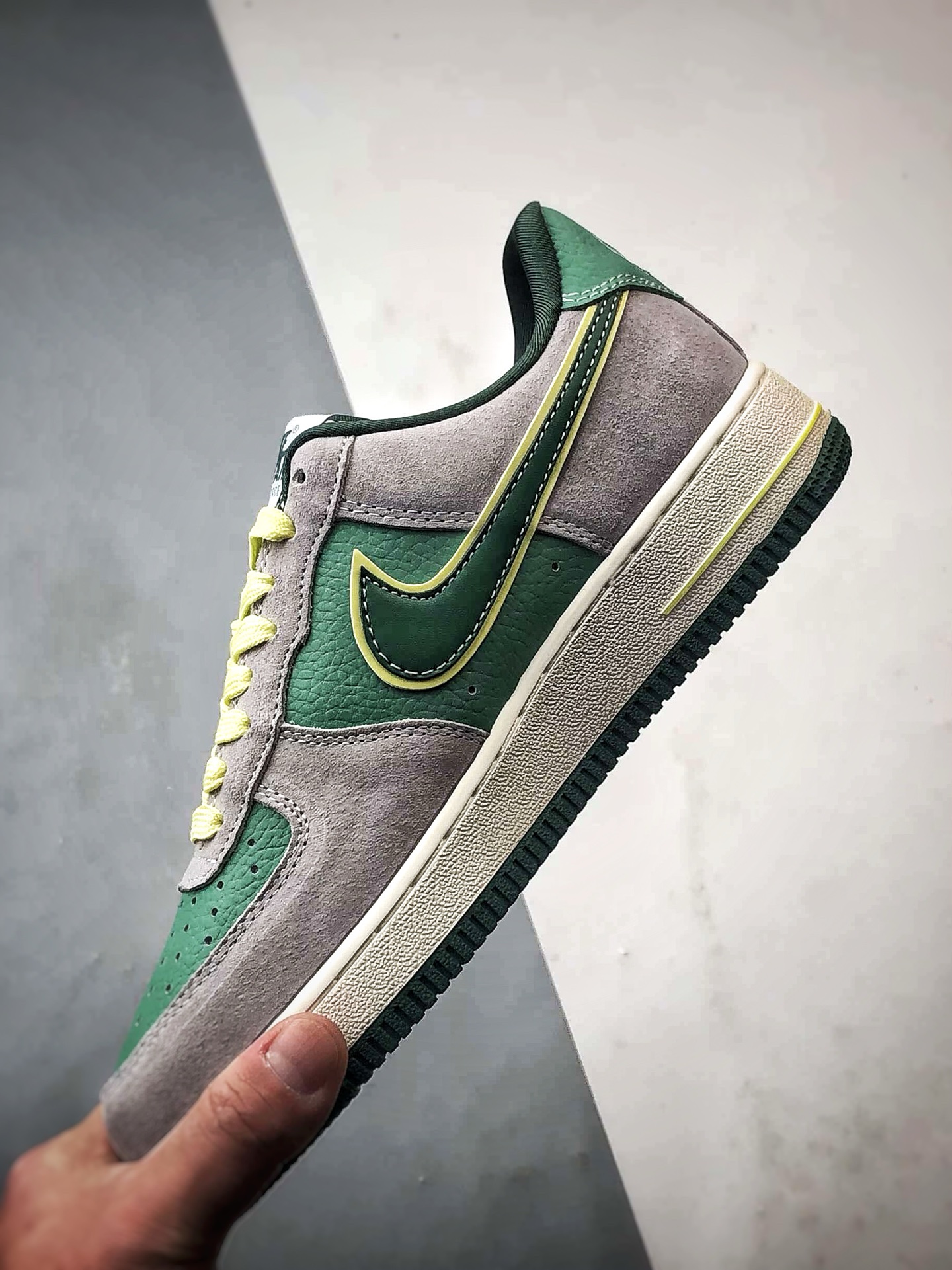 Air Force 1 Low 斯图西灰绿黄 SS1979-007