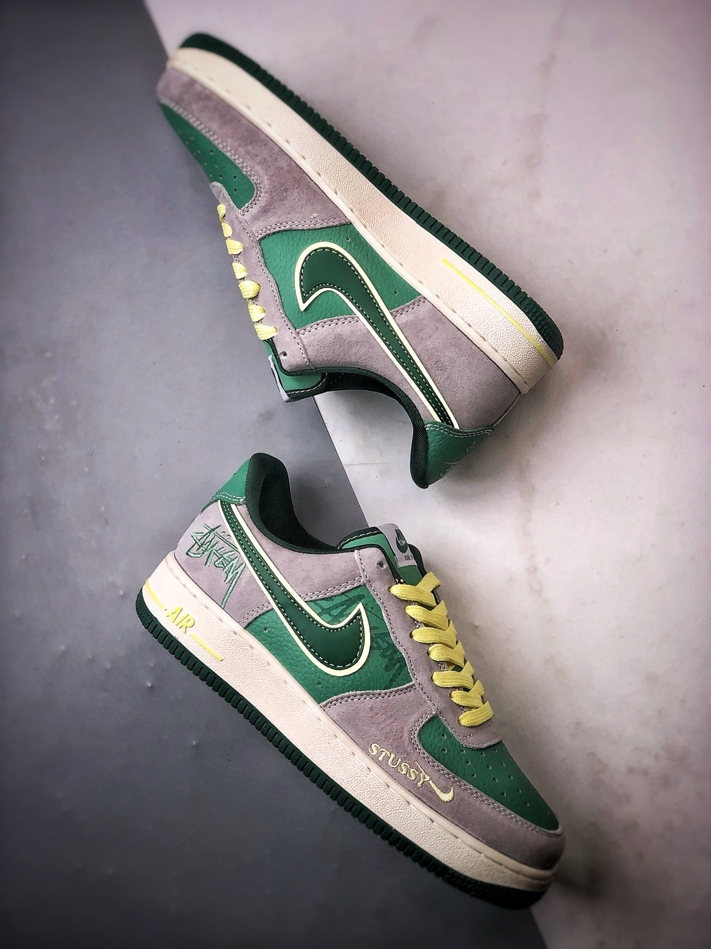 Air Force 1 Low 斯图西灰绿黄 SS1979-007
