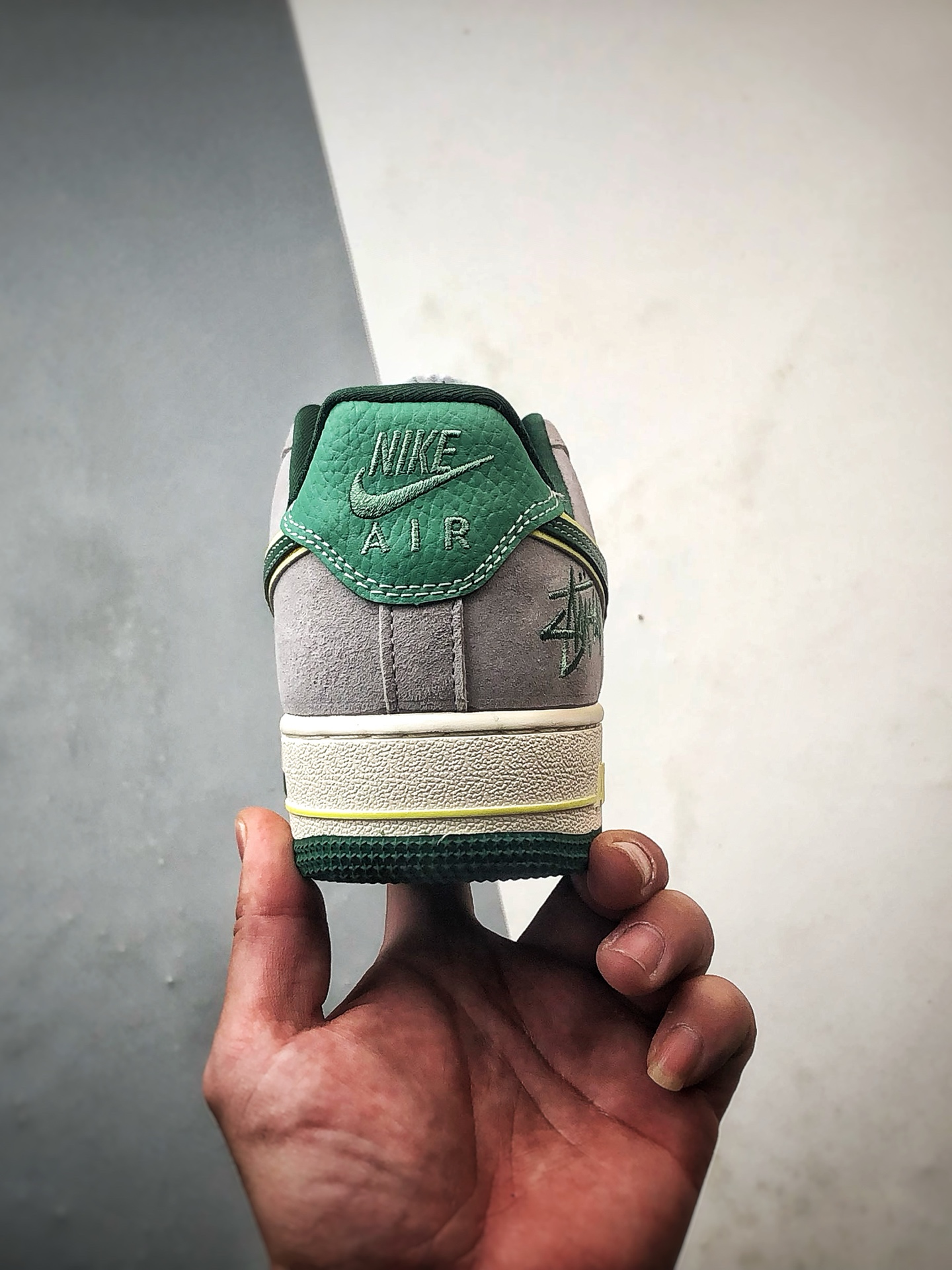 Air Force 1 Low 斯图西灰绿黄 SS1979-007