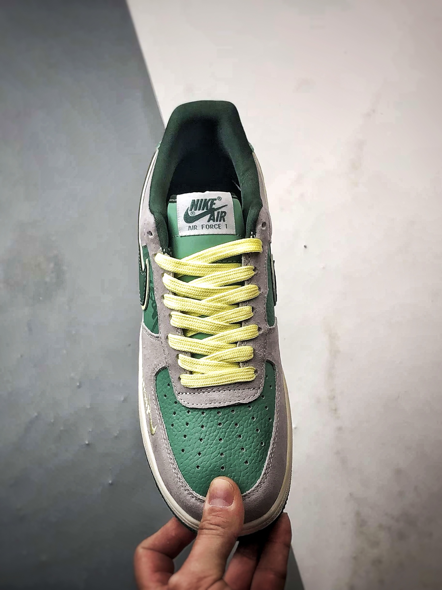 Air Force 1 Low 斯图西灰绿黄 SS1979-007