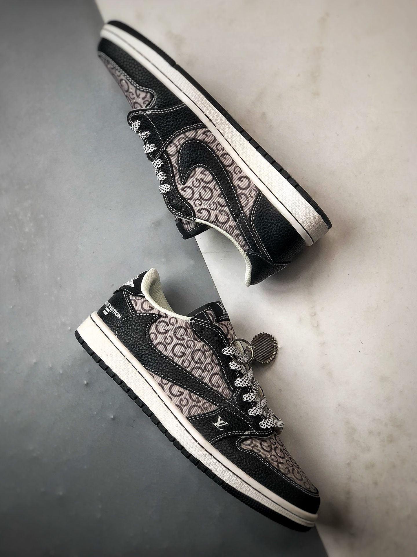 Air Jordan 1 Low ”高端定制” LV印花灰黑倒钩 DZ5899-041