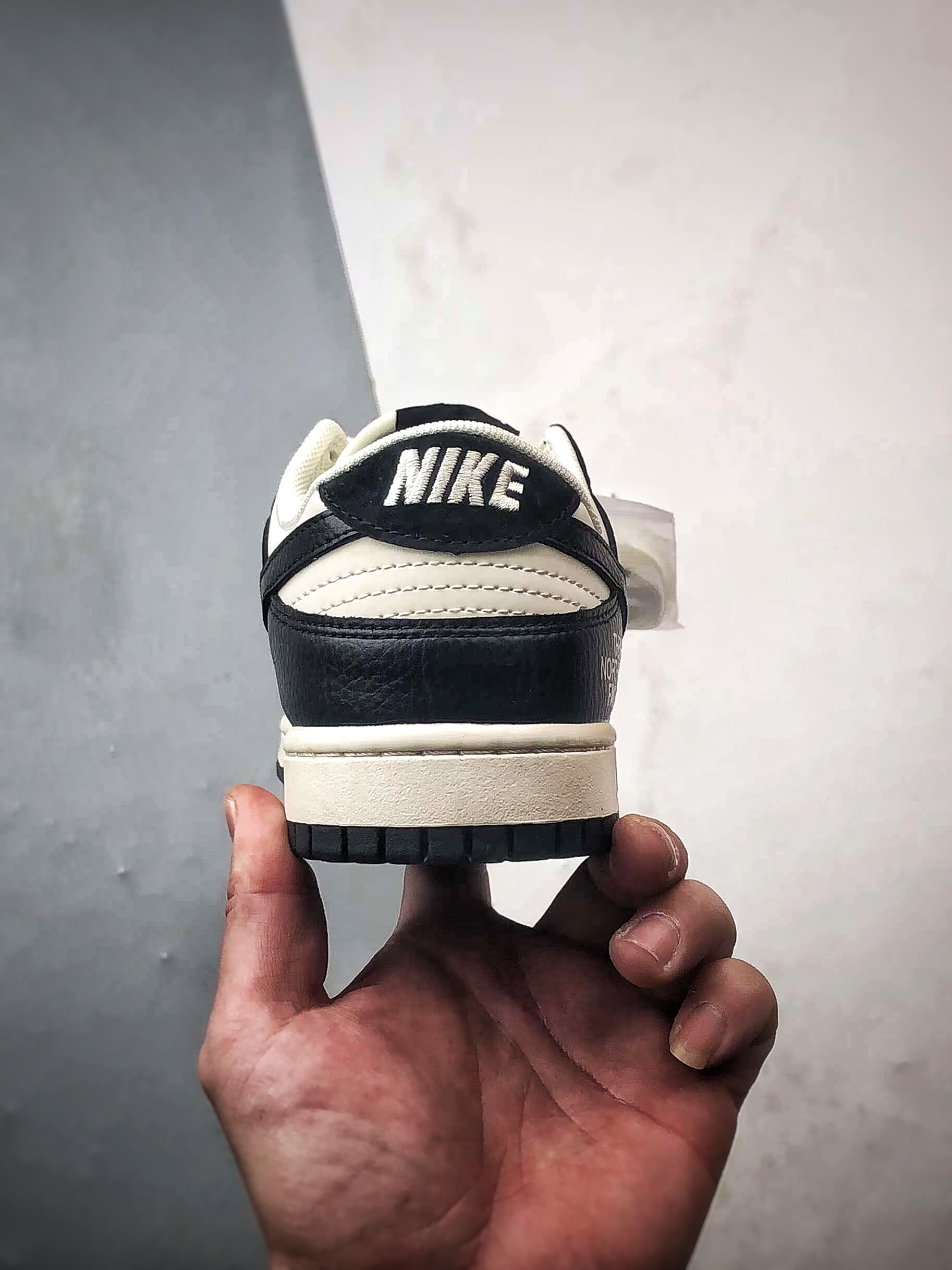 NK Dunk Low Retro ”DIY高端定制” 北面涂鸦米白黑 低帮休闲运动板鞋 QW5836-028