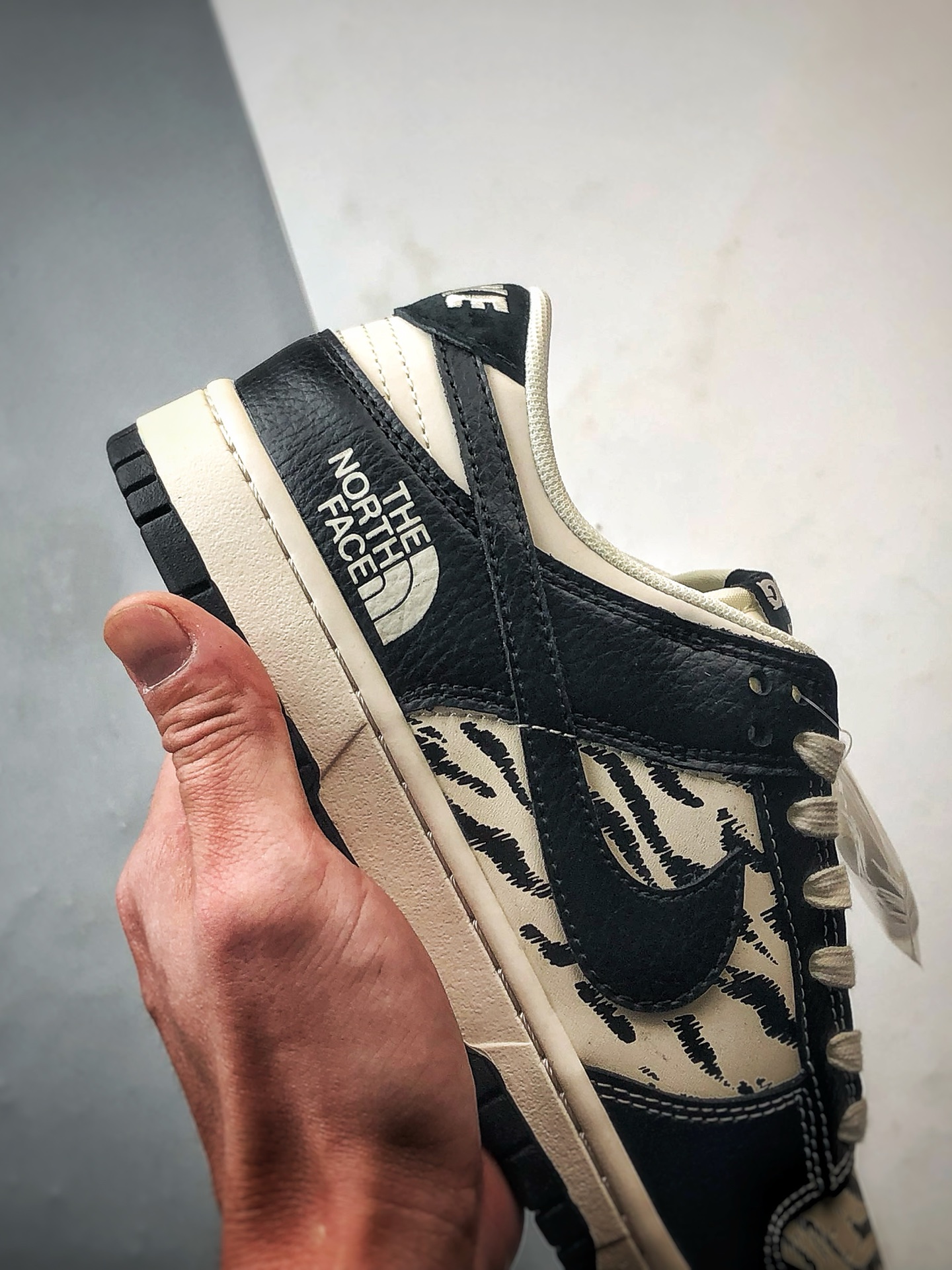 NK Dunk Low Retro ”DIY高端定制” 北面涂鸦米白黑 低帮休闲运动板鞋 QW5836-028