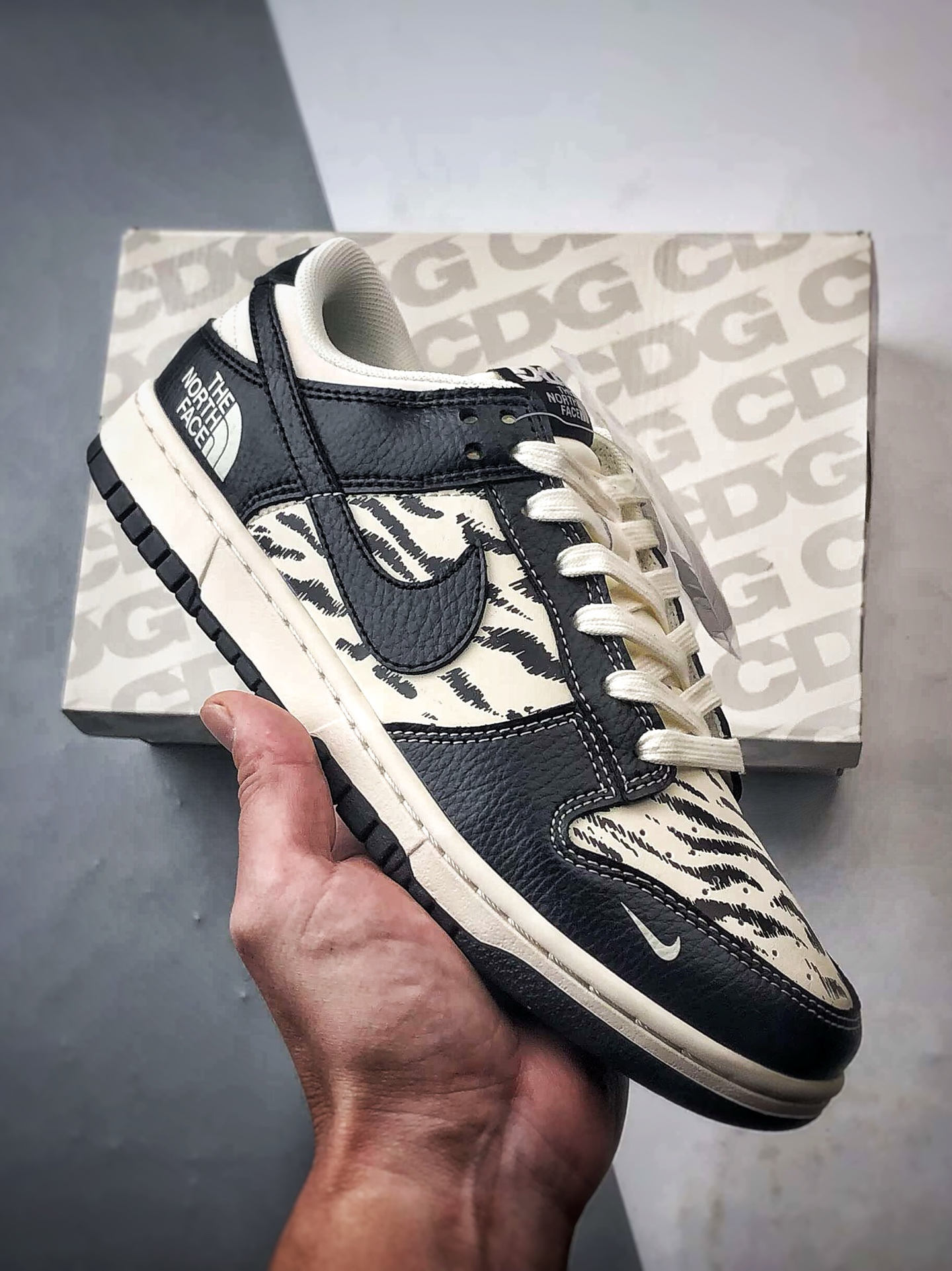 NK Dunk Low Retro ”DIY高端定制” 北面涂鸦米白黑 低帮休闲运动板鞋 QW5836-028