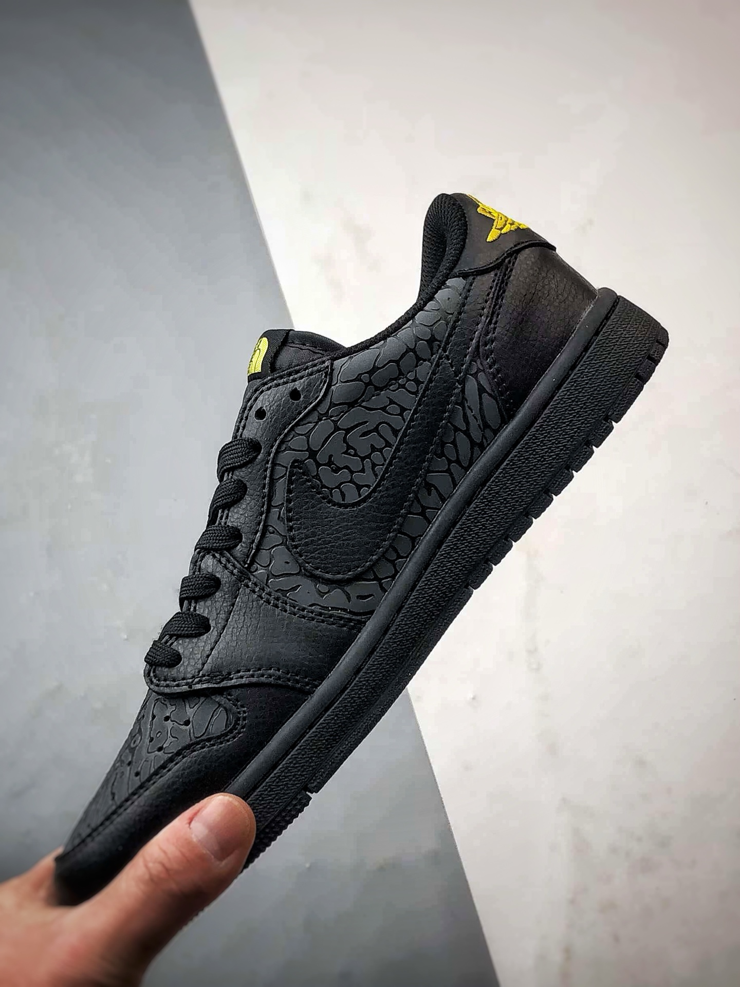 Air Jordan 1 Low ”高端定制” 北面爆裂纹黑金倒钩 DZ5899-043 Air Jordan 1 Low ”高端定制” 北面爆裂纹黑金倒钩 DZ5899-043