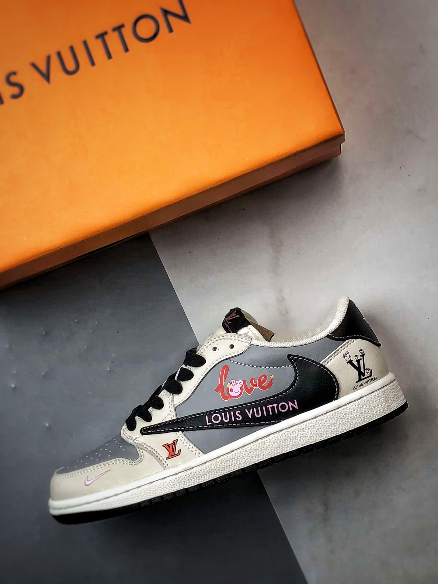 270 Air Jordan 1 Low ”高端定制” LV米灰黑倒钩 DZ2688-005-Chinese UA Cheap High Quatity Brand Clothes Bags handbags Sneakers wholesale wholesaler seller from China Factory suppliers Fashion Clothing Shoes best Quality Beautiful Price 270 Air Jordan 1 Low ”高端定制” LV米灰黑倒钩 DZ2688-005