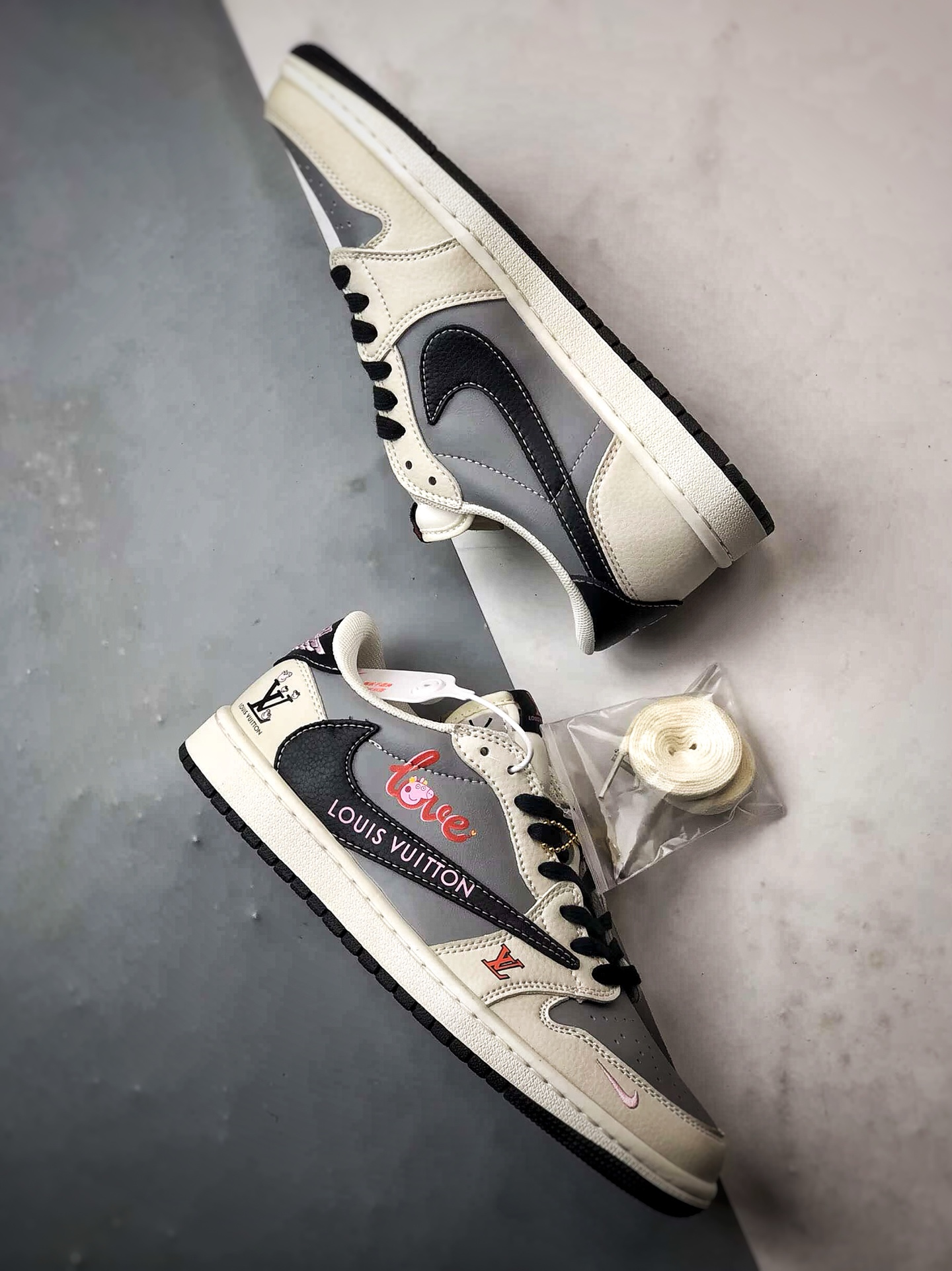270 Air Jordan 1 Low ”高端定制” LV米灰黑倒钩 DZ2688-005-Chinese UA Cheap High Quatity Brand Clothes Bags handbags Sneakers wholesale wholesaler seller from China Factory suppliers Fashion Clothing Shoes best Quality Beautiful Price 270 Air Jordan 1 Low ”高端定制” LV米灰黑倒钩 DZ2688-005