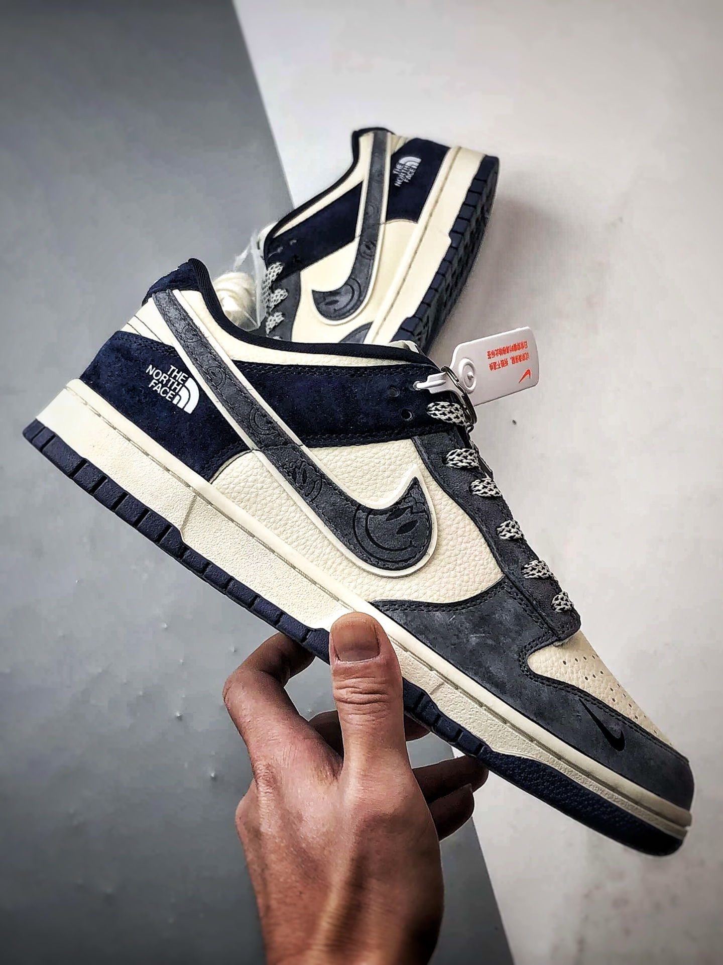 NK Dunk Low Retro ”DIY高端定制” 北面麂皮米灰黑 低帮休闲运动板鞋 MN1688-102 NK Dunk Low Retro ”DIY高端定制” 北面麂皮米灰黑 低帮休闲运动板鞋 MN1688-102