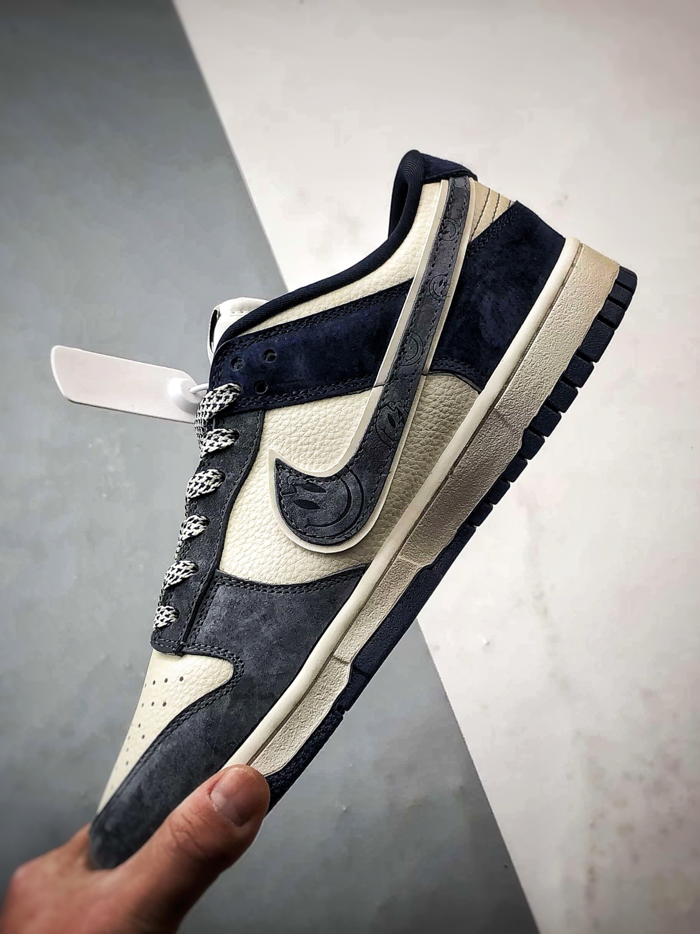 NK Dunk Low Retro ”DIY高端定制” 北面麂皮米灰黑 低帮休闲运动板鞋 MN1688-102 NK Dunk Low Retro ”DIY高端定制” 北面麂皮米灰黑 低帮休闲运动板鞋 MN1688-102