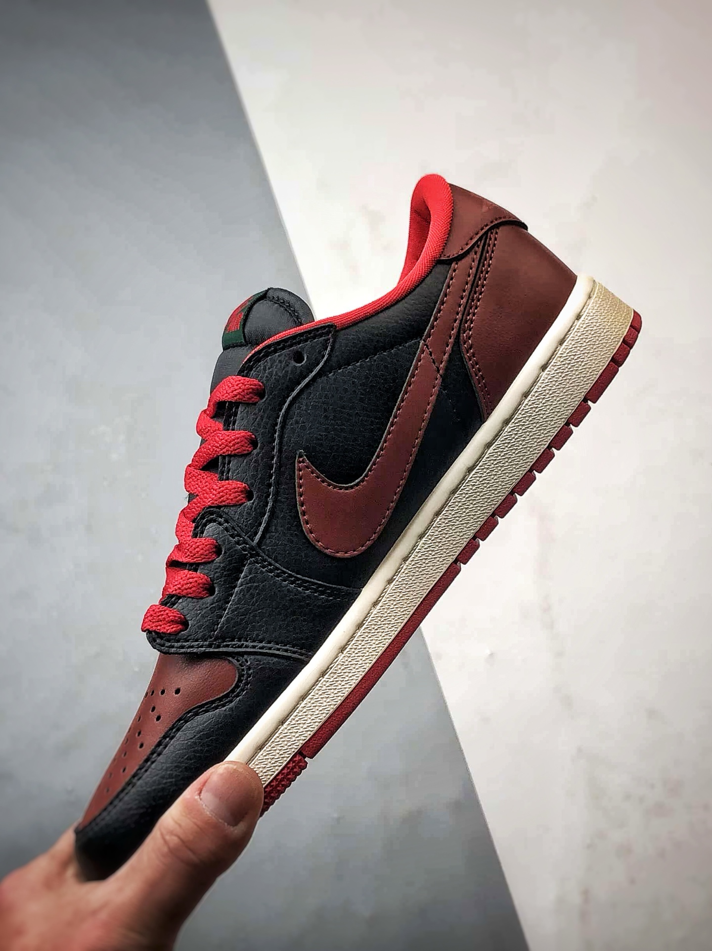 定制球鞋 Air Jordan 1 Low 赤炎飞马 马年黑红 CZ0775-036 定制球鞋 Air Jordan 1 Low 赤炎飞马 马年黑红 CZ0775-036