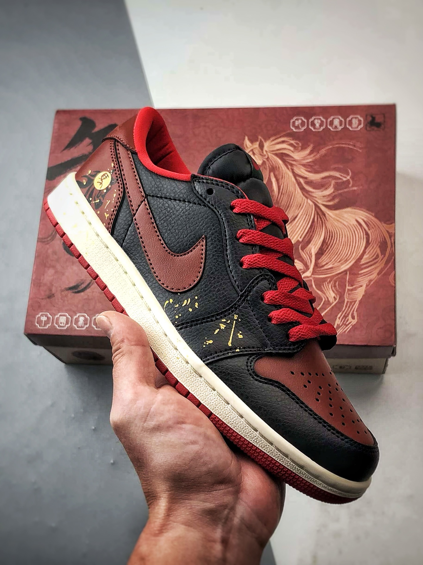 定制球鞋 Air Jordan 1 Low 赤炎飞马 马年黑红 CZ0775-036 定制球鞋 Air Jordan 1 Low 赤炎飞马 马年黑红 CZ0775-036