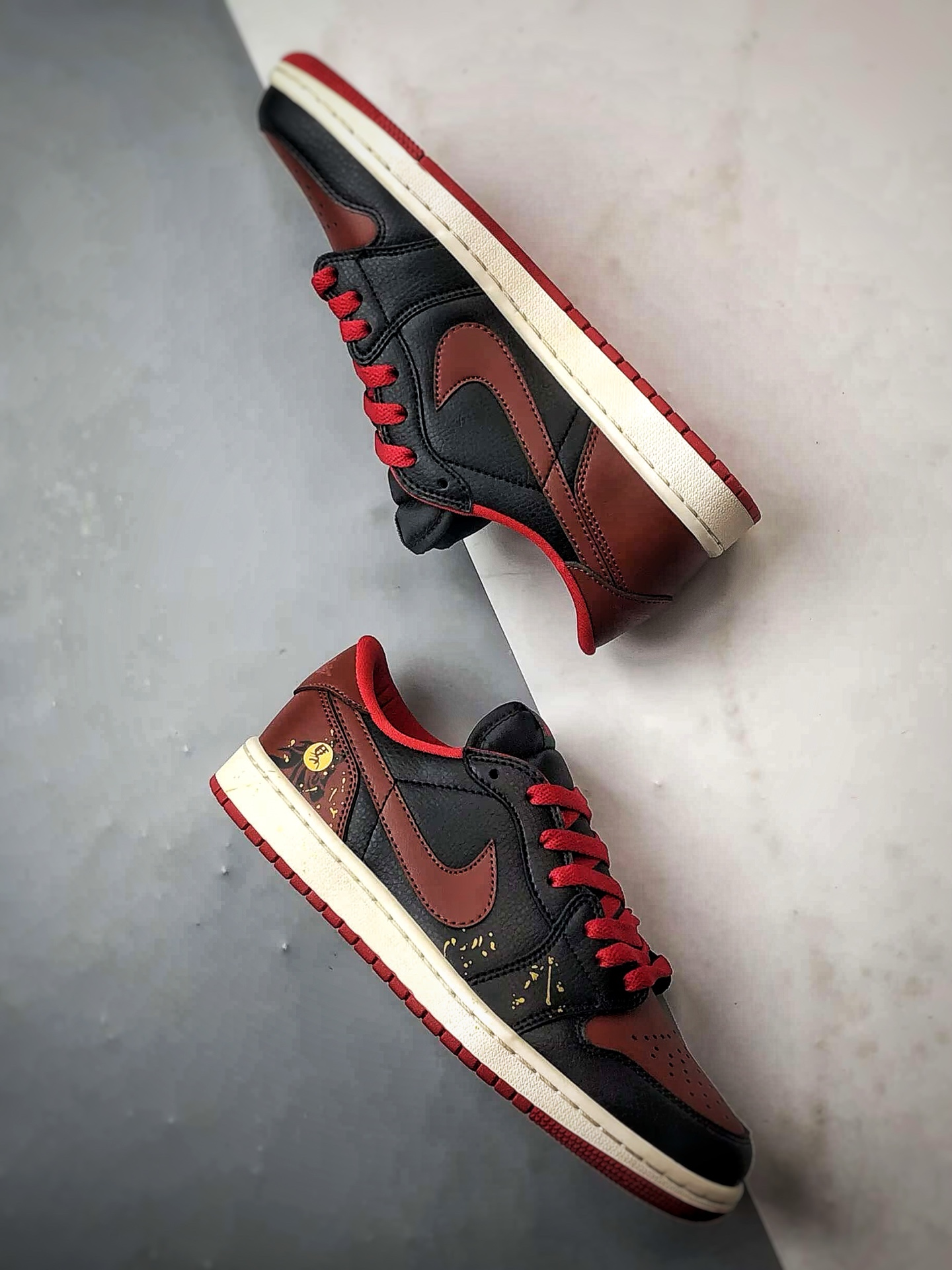 定制球鞋 Air Jordan 1 Low 赤炎飞马 马年黑红 CZ0775-036 定制球鞋 Air Jordan 1 Low 赤炎飞马 马年黑红 CZ0775-036